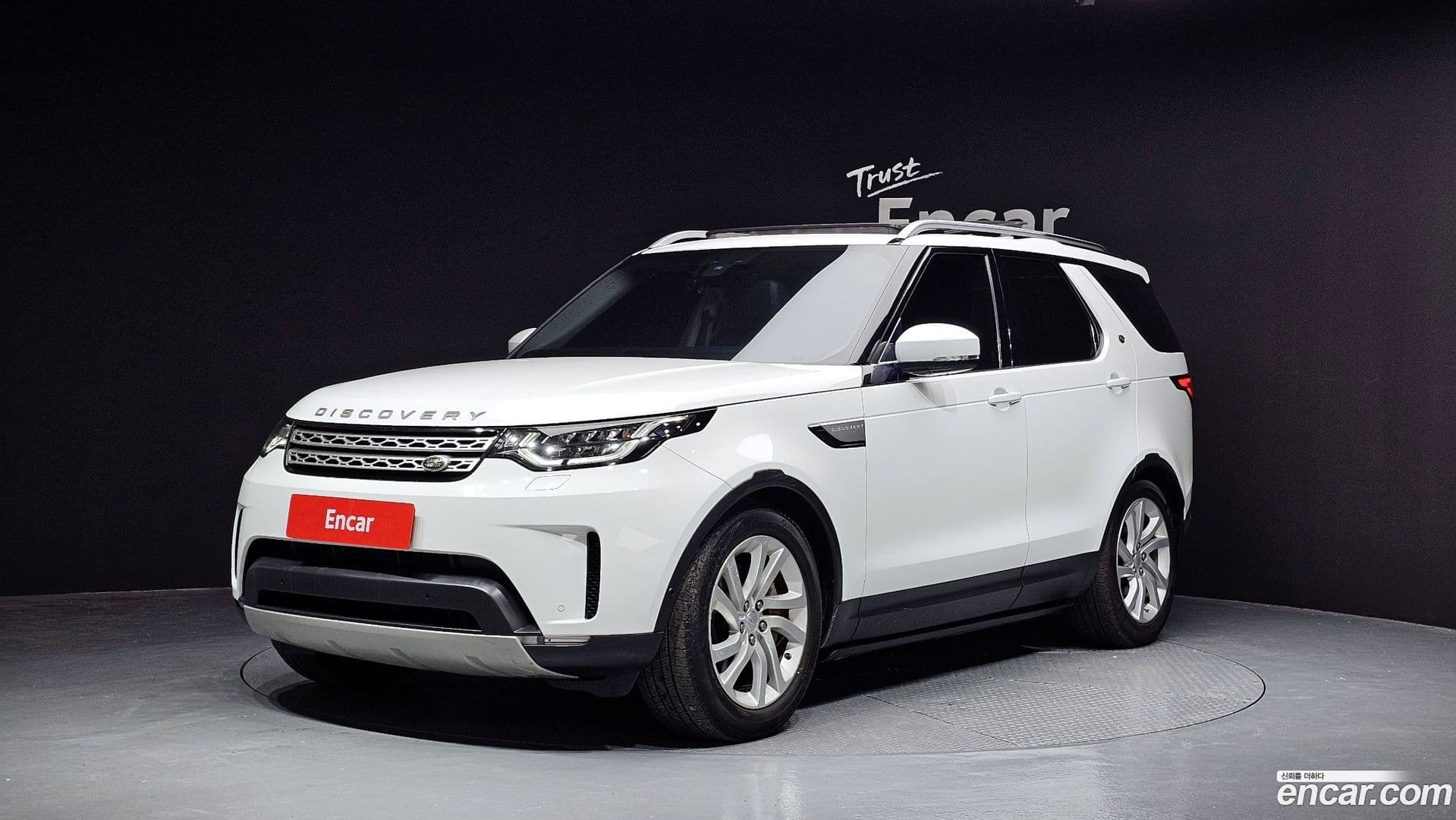 Main__Slider__Photo:Discovery Land Rover 2019.11-0