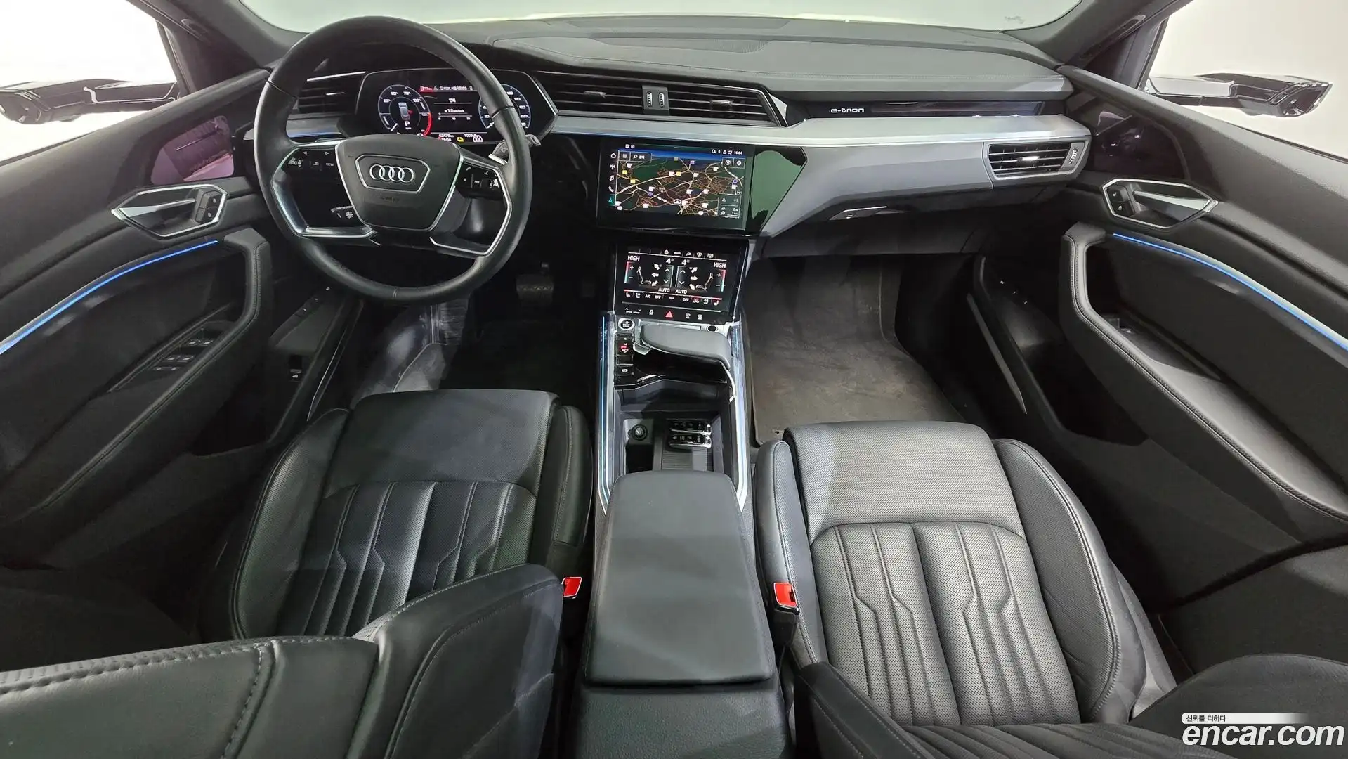 e-tron Audi 2021.11-INNER-007