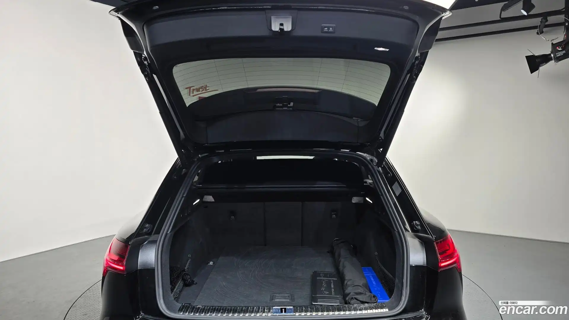 e-tron Audi 2021.11-OPTION-024