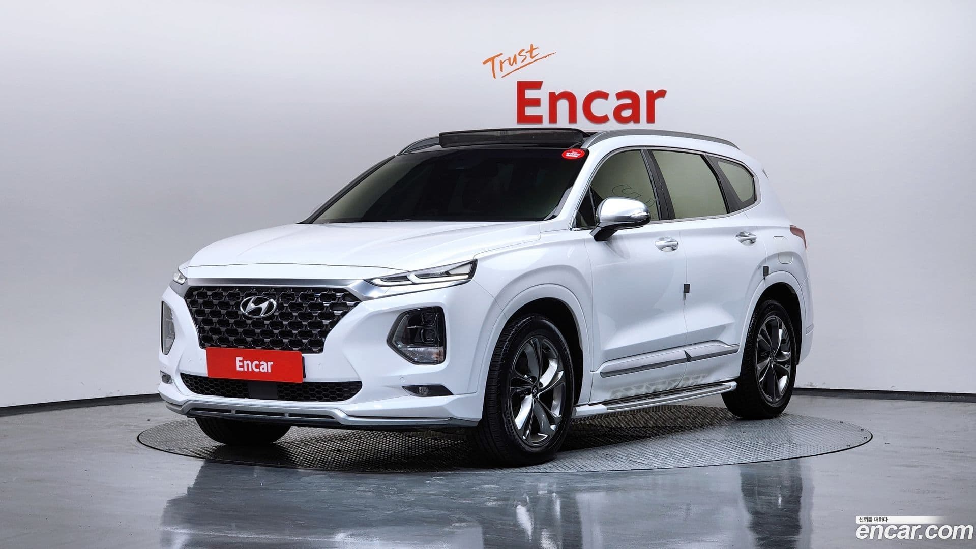 Main__Slider__Photo:Santafe Hyundai 2019.6-0
