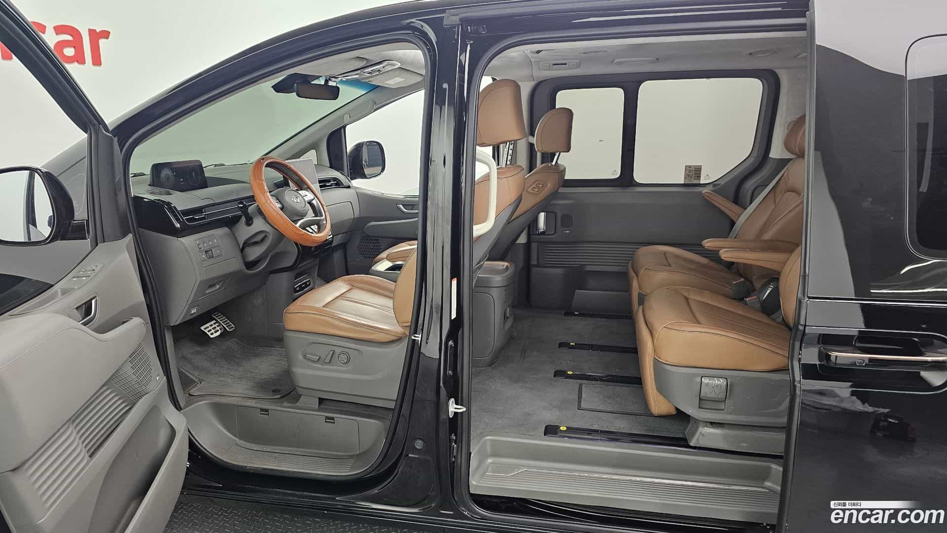 Staria Hyundai 2023.4-OPTION-016