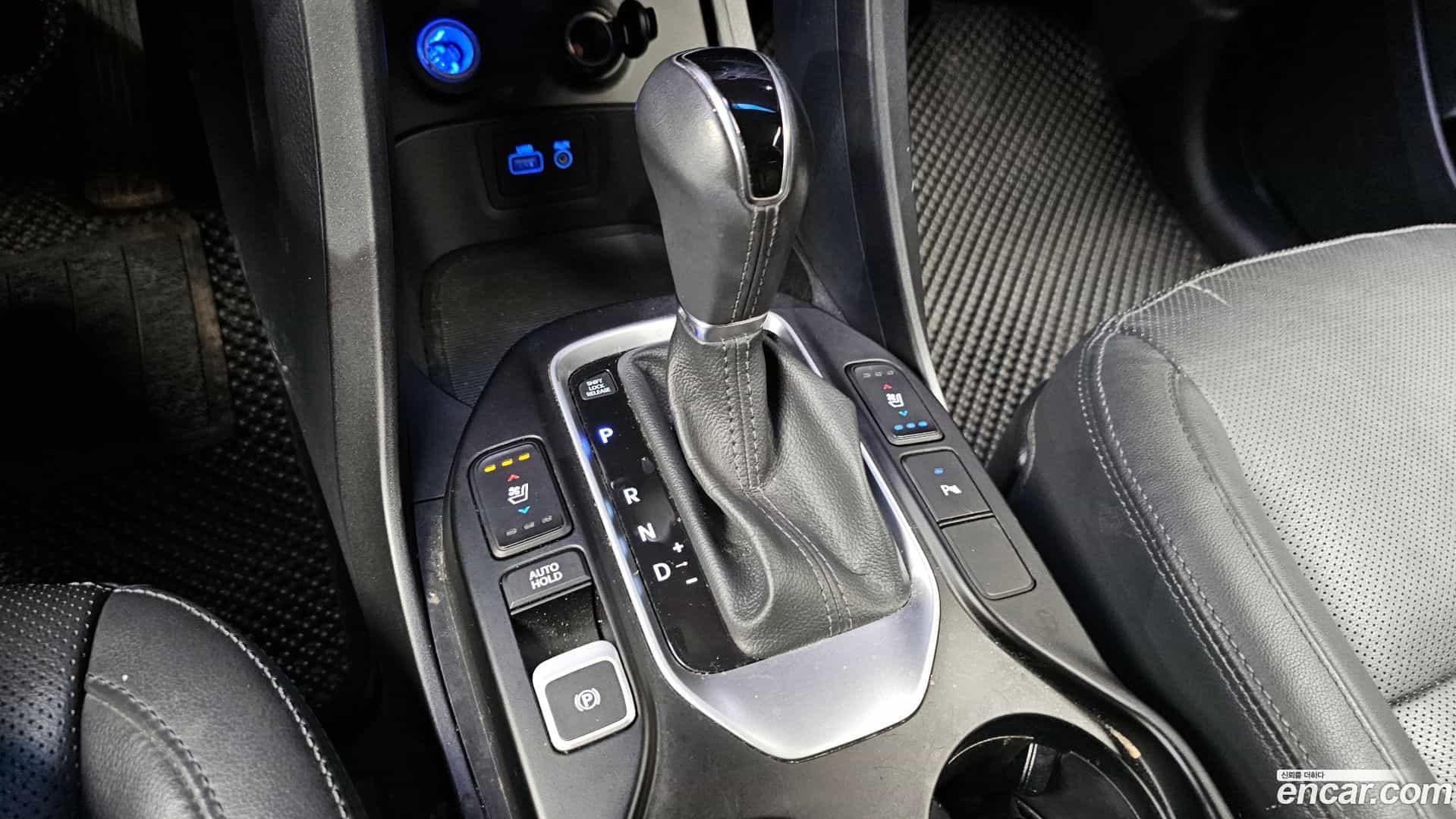 Santafe Hyundai 2016.2-INNER-009