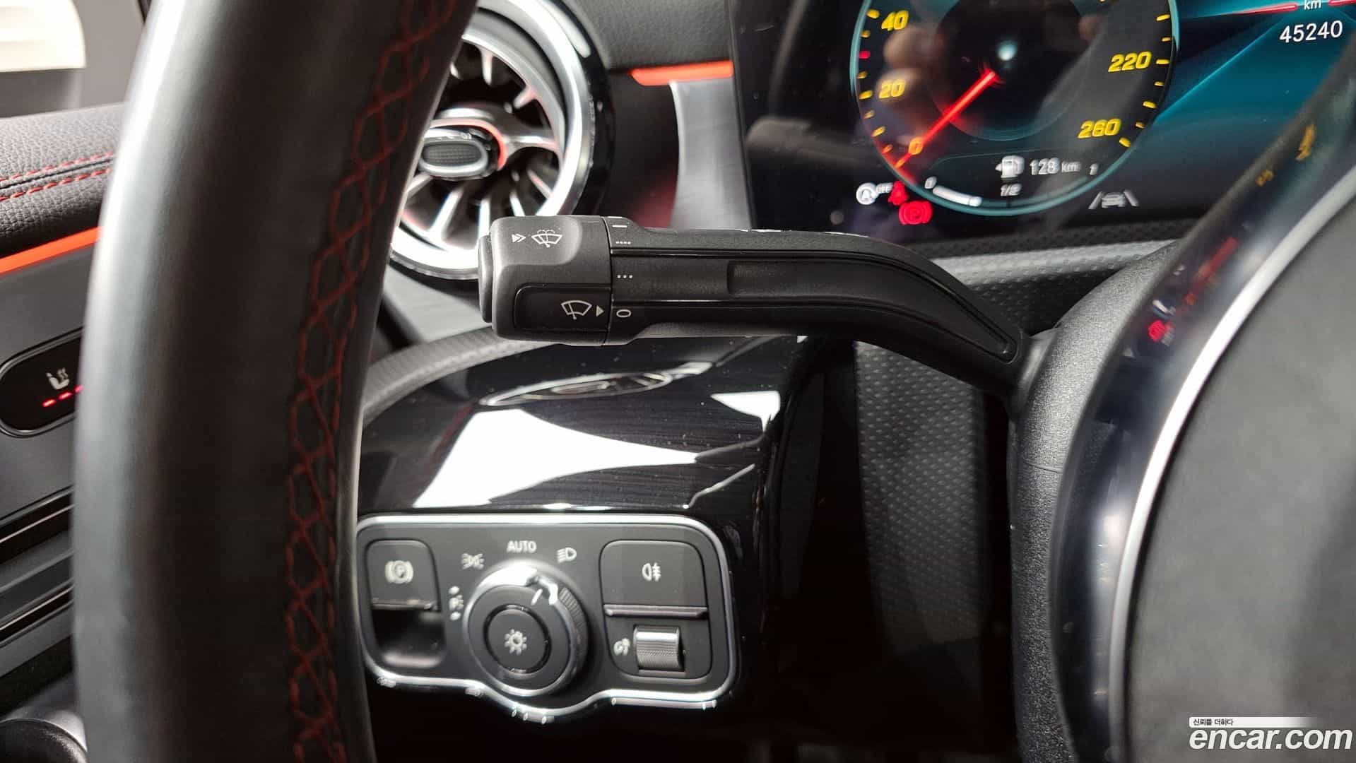 CLA-Class Mercedes-Benz 2022.1-OPTION-023