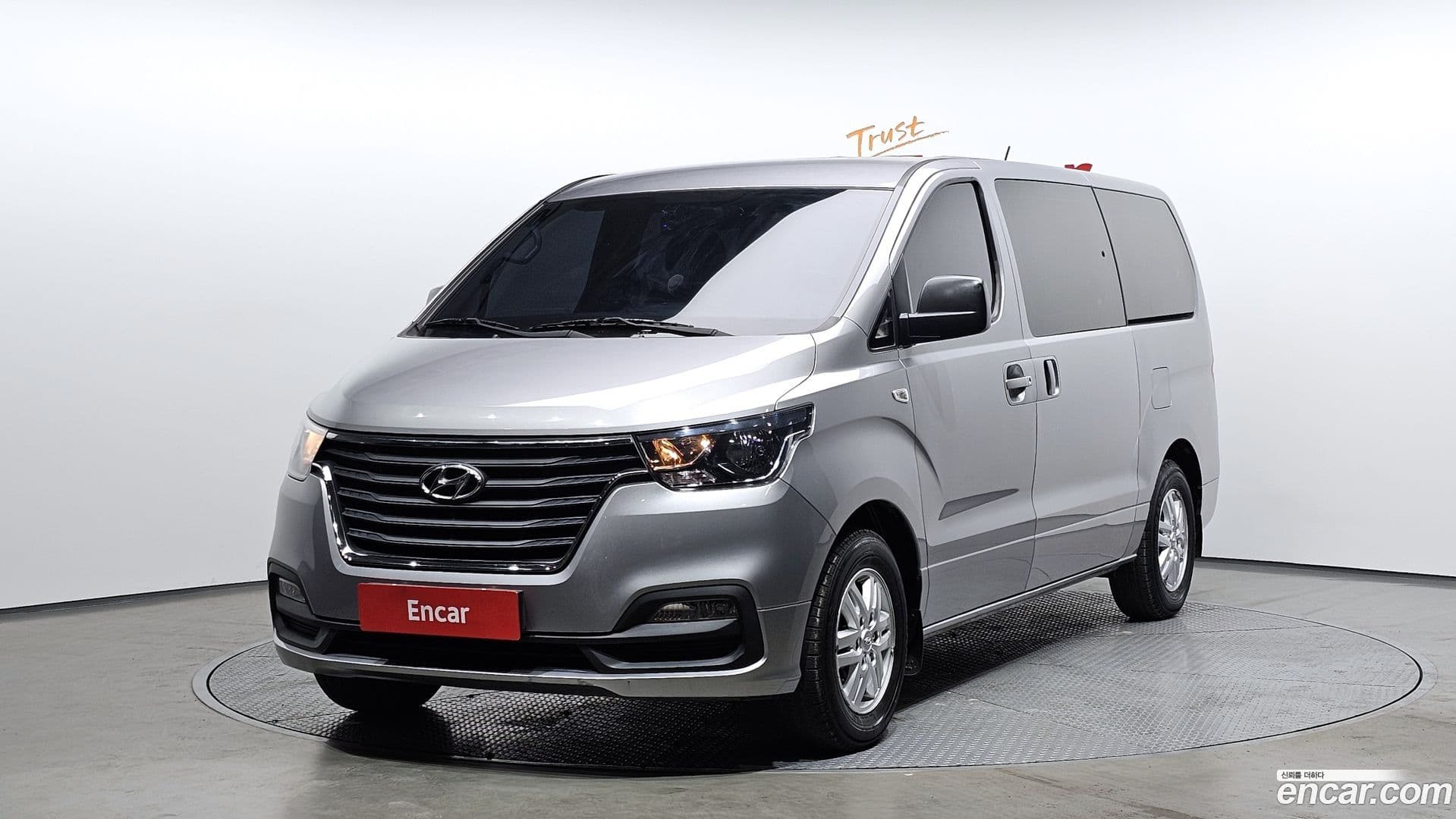 Main__Slider__Photo:Starex Hyundai 2019.0-0