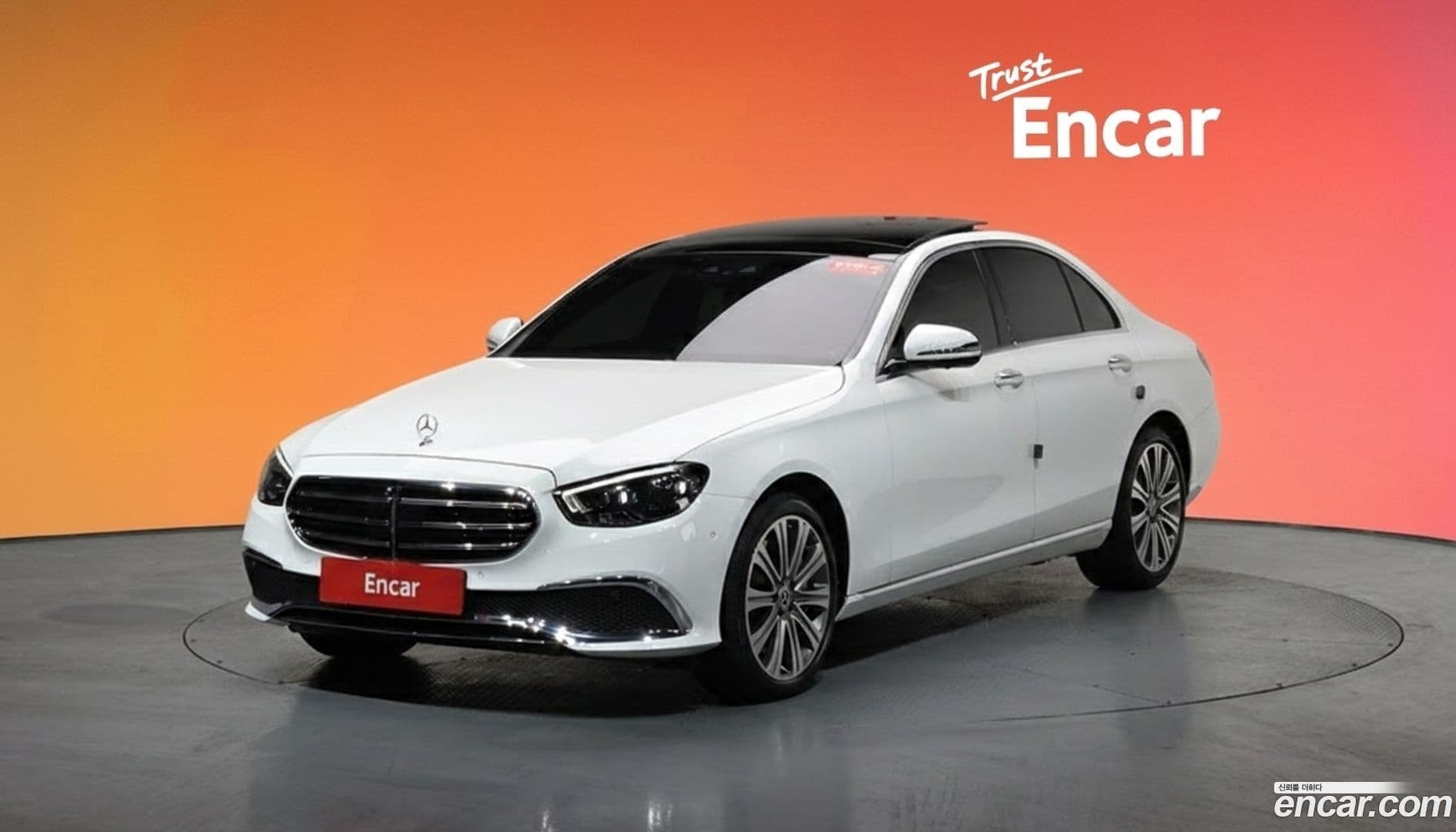 Main__Slider__Photo:E-Class Mercedes-Benz 2021.5-0