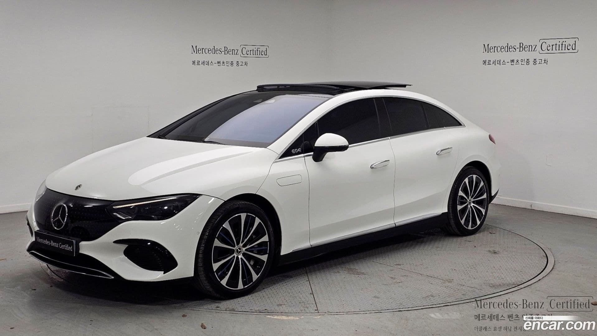 Main__Slider__Photo:EQE Mercedes-Benz 2022.11-0