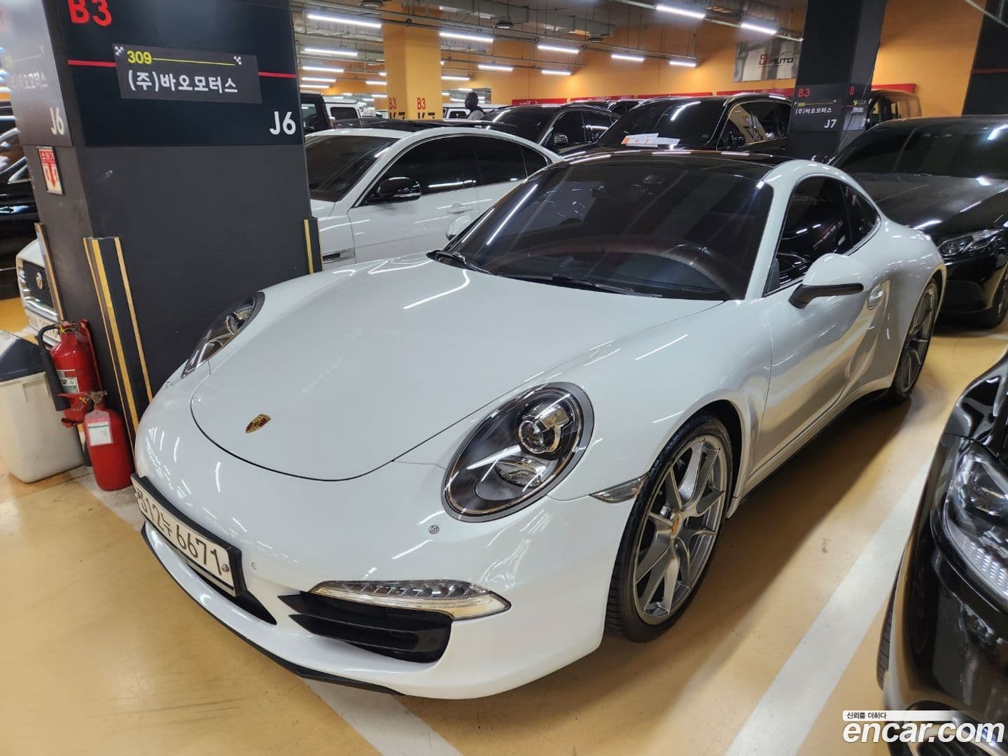 Main__Slider__Photo:911 Porsche 2015.2-0