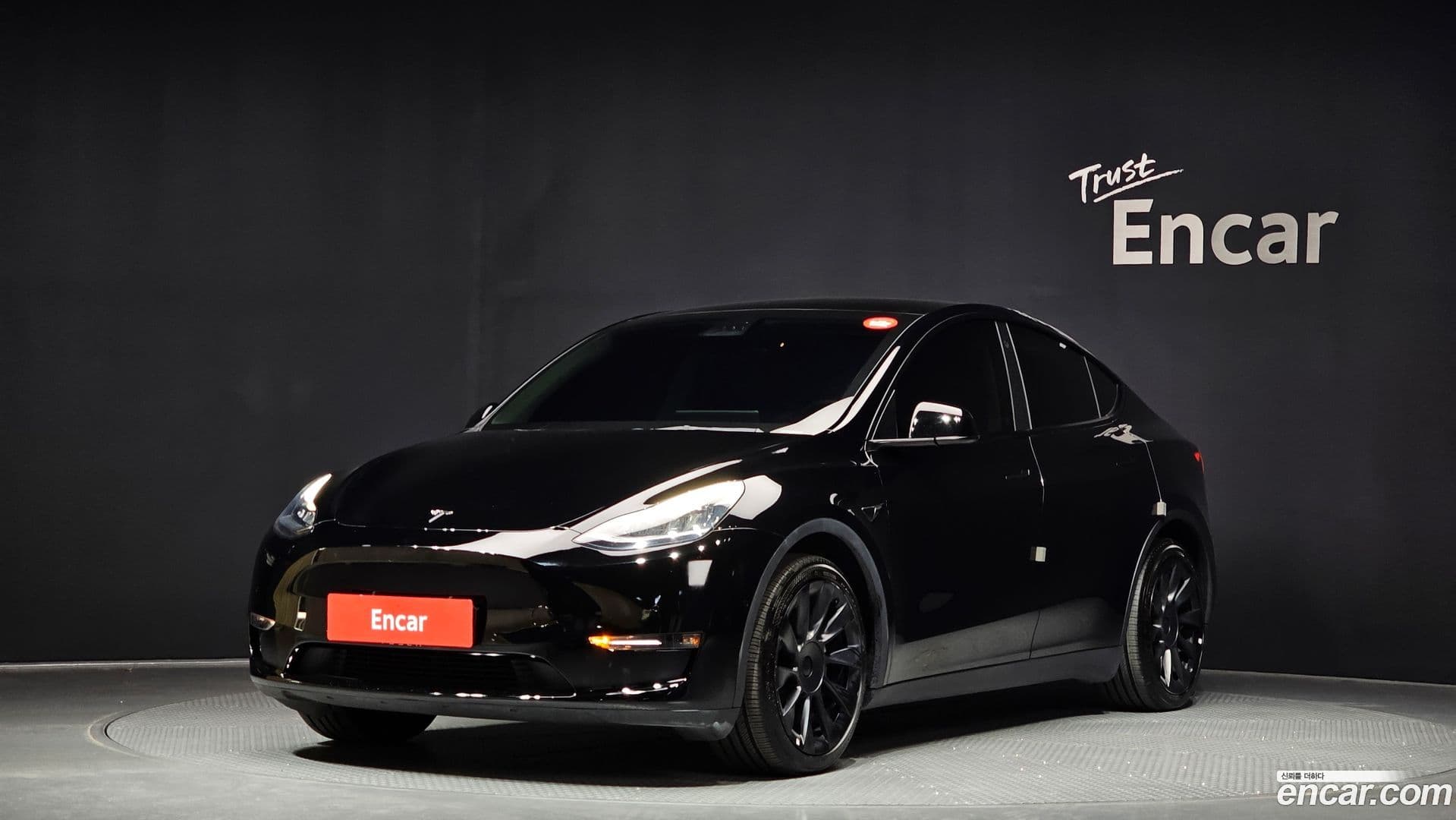 Main__Slider__Photo:Model Y Tesla 2022.5-0