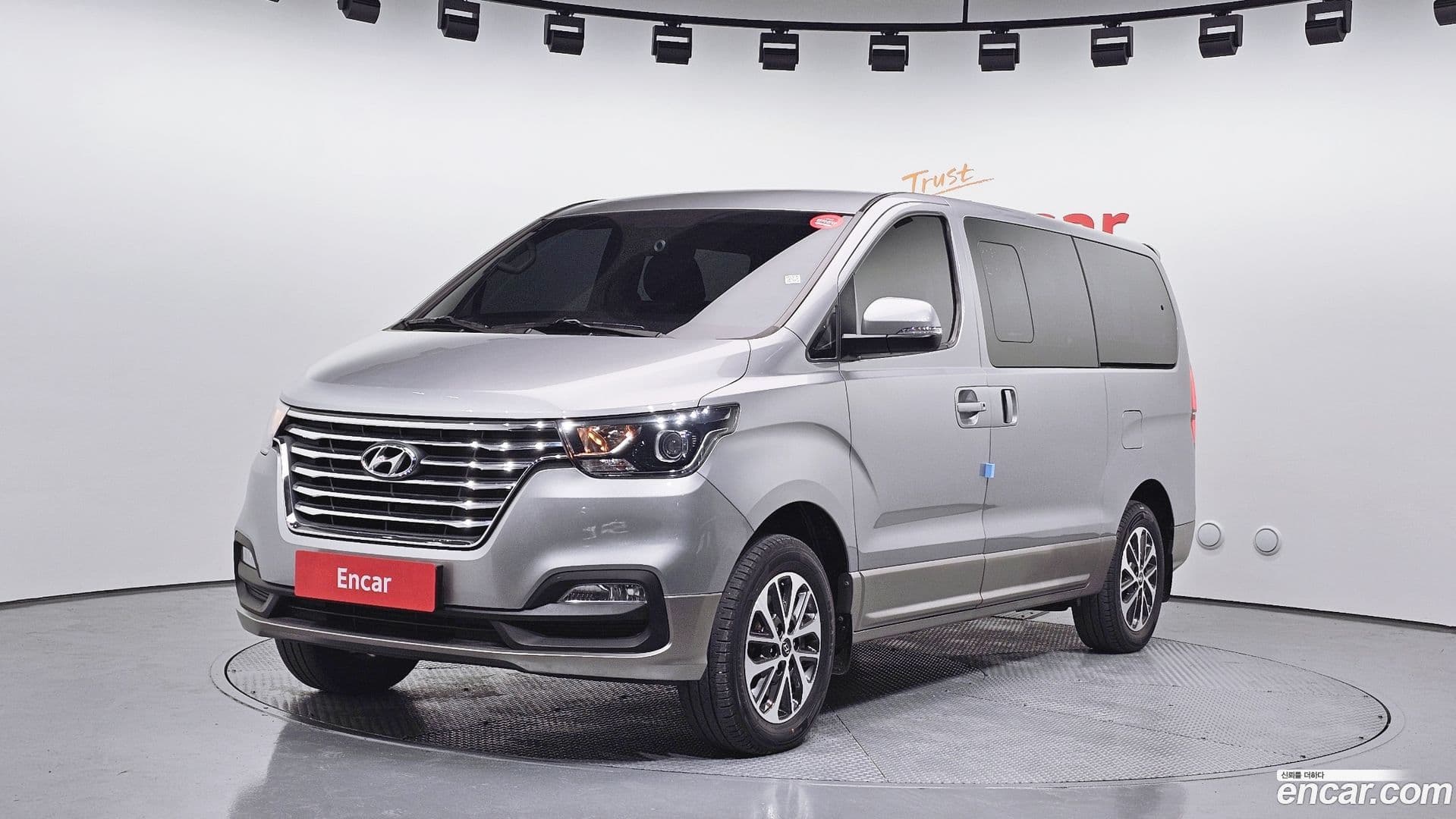 Main__Slider__Photo:Starex Hyundai 2019.3-0