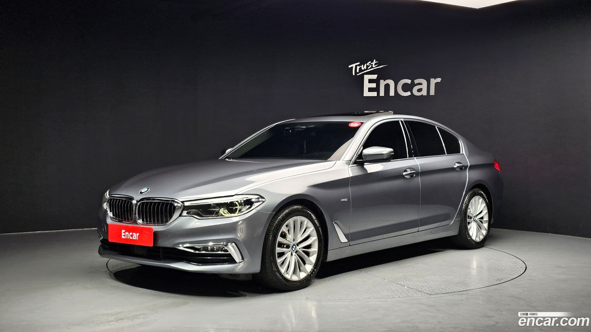 Main__Slider__Photo:5-Series BMW 2018.9-0