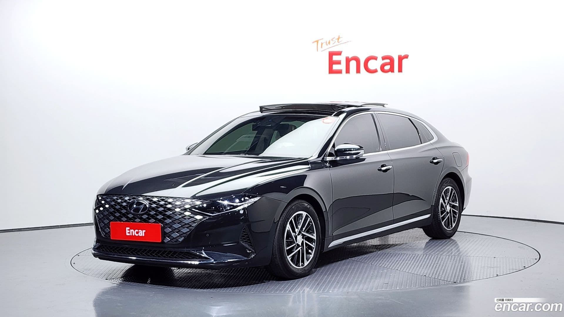 Main__Slider__Photo:Grandeur Hyundai 2020.6-0