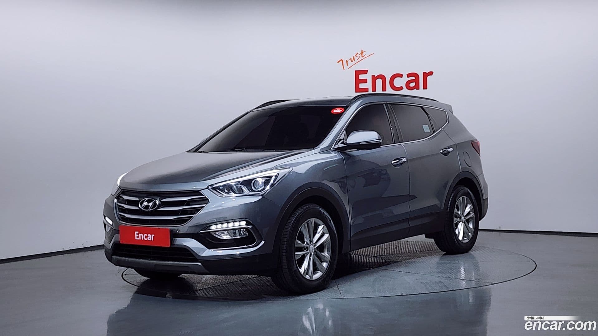 Main__Slider__Photo:Santafe Hyundai 2017.11-0