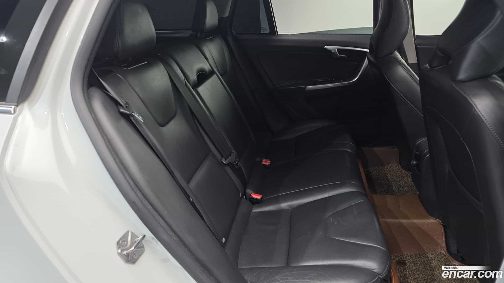 V60 Volvo 2017.2-OPTION-016