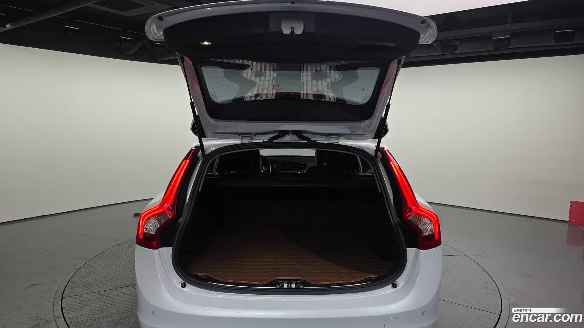 V60 Volvo 2017.2-OPTION-024