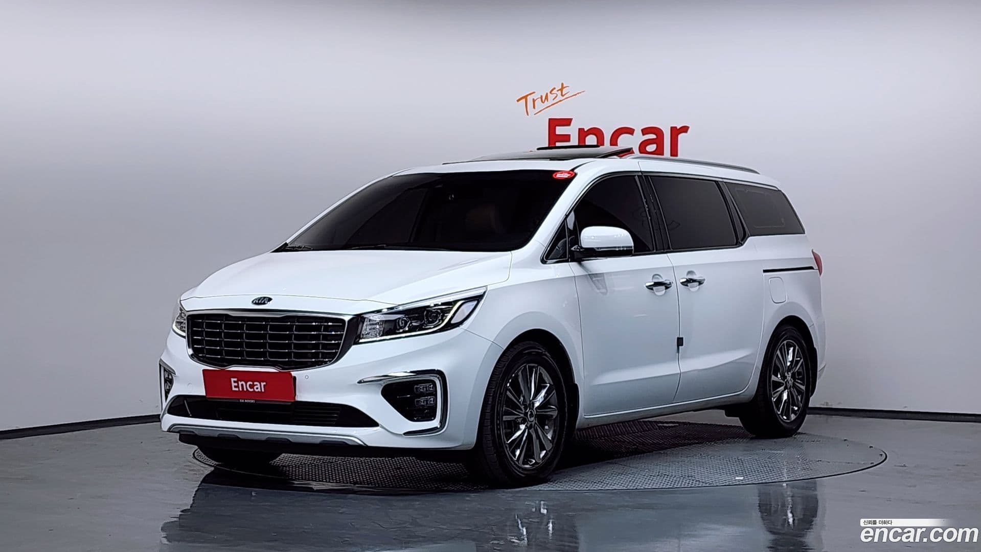 Main__Slider__Photo:Canival Kia 2018.3-0