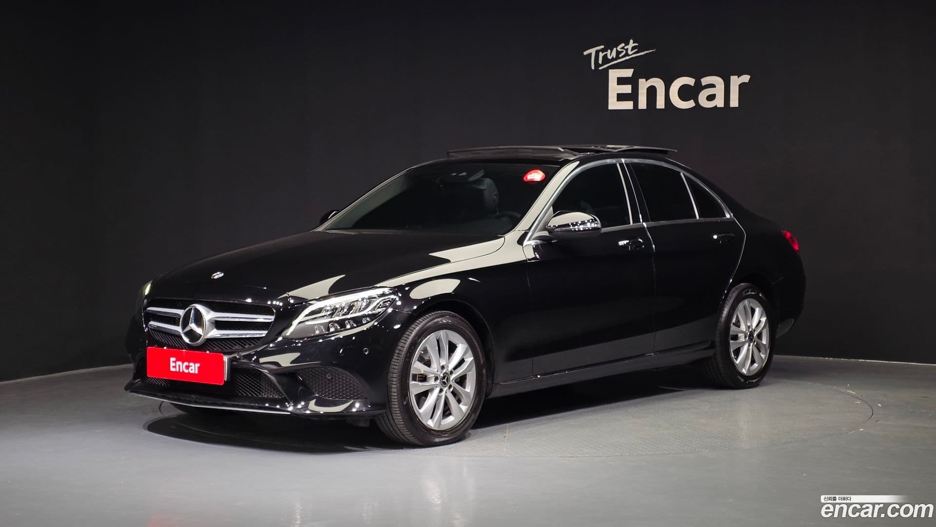 Main__Slider__Photo:C-Class Mercedes-Benz 2020.11-0