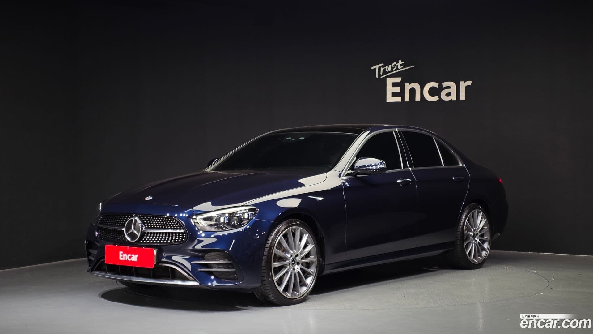 Main__Slider__Photo:E-Class Mercedes-Benz 2020.10-0