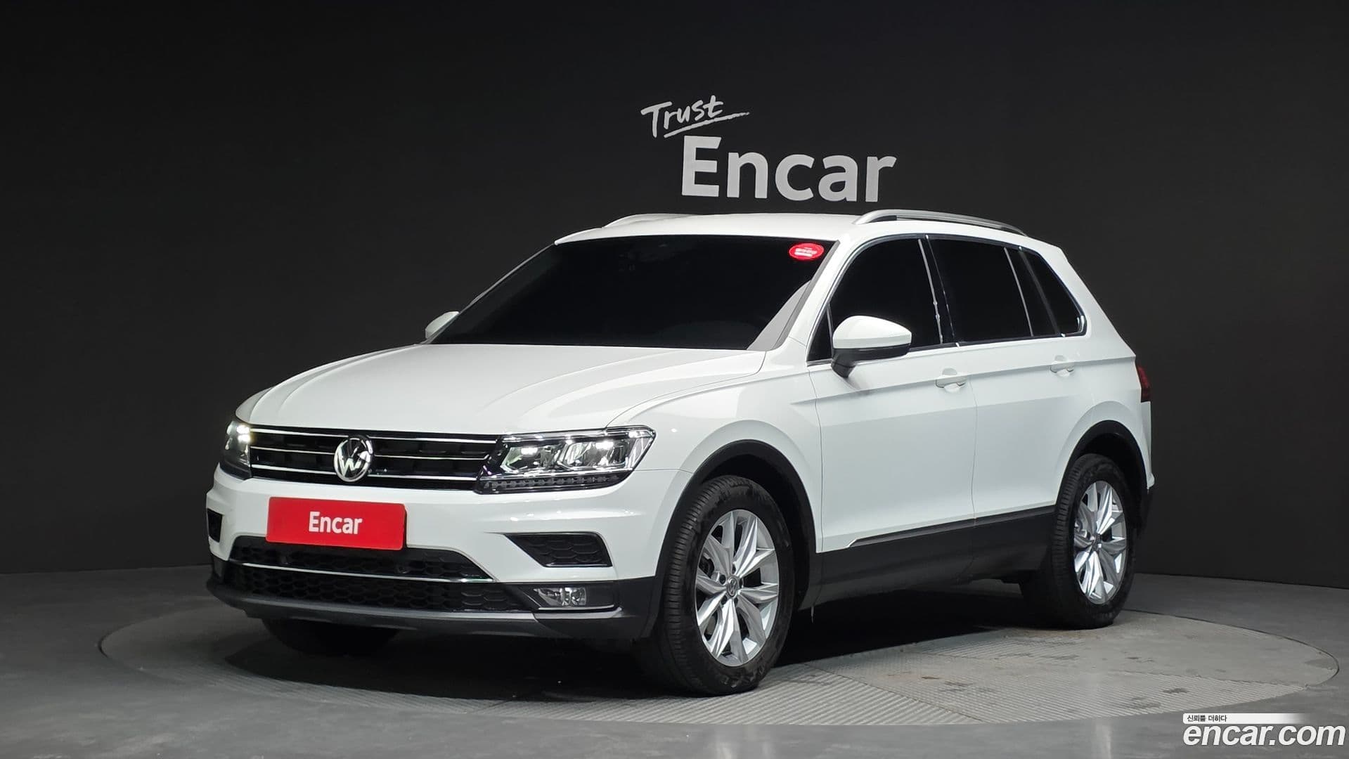 Main__Slider__Photo:Tiguan Volkswagen 2020.2-0