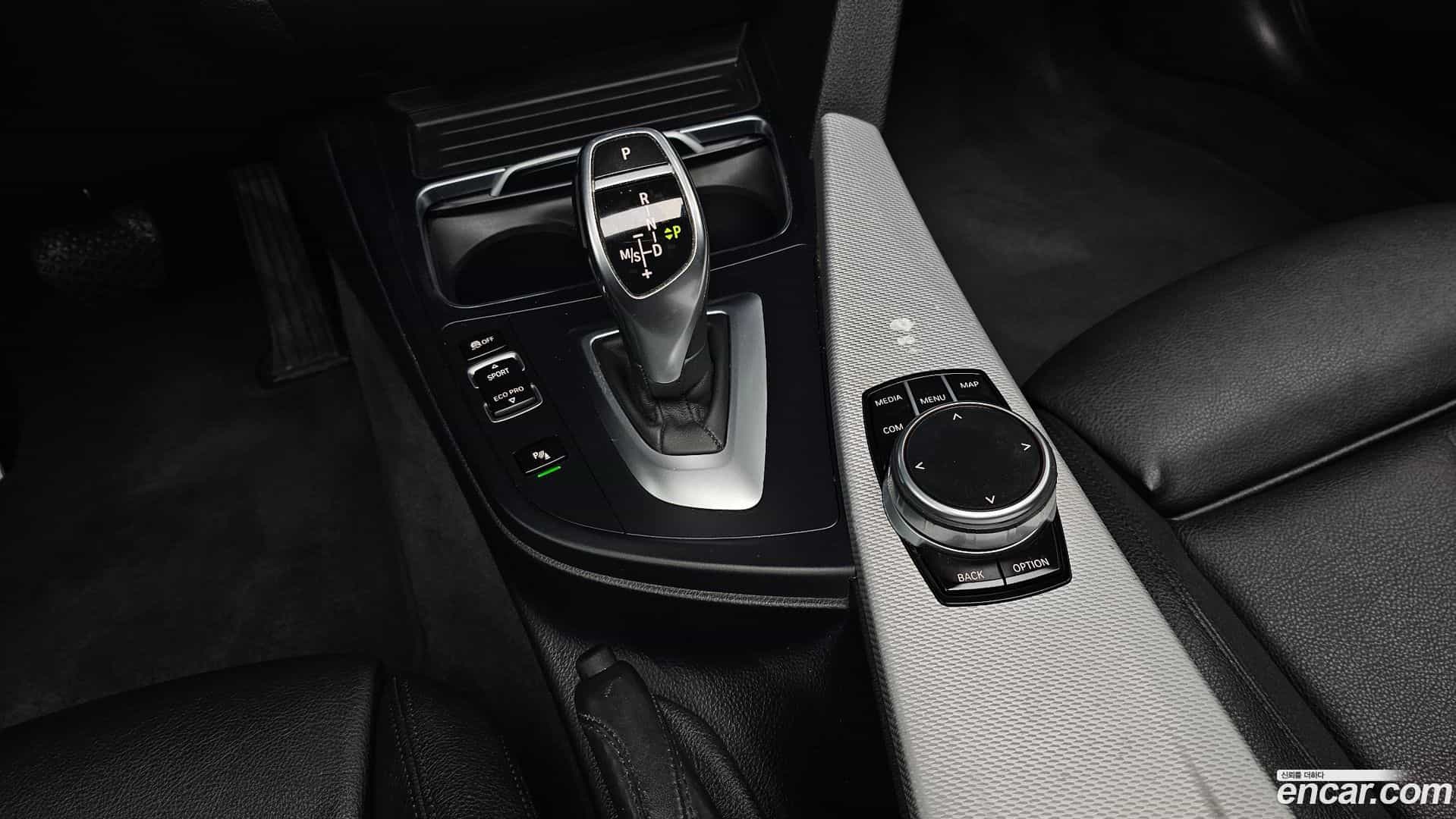 3-Series BMW 2018.3-INNER-009