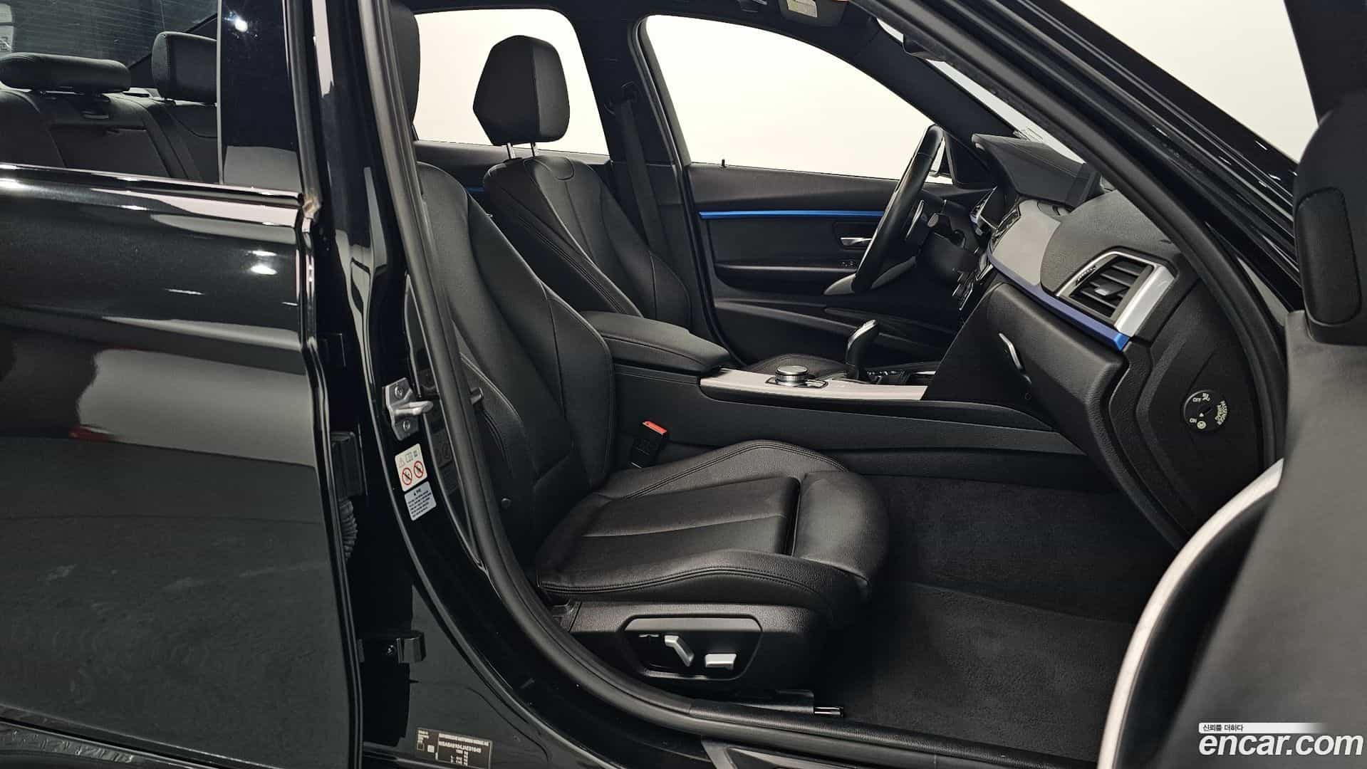 3-Series BMW 2018.3-INNER-010