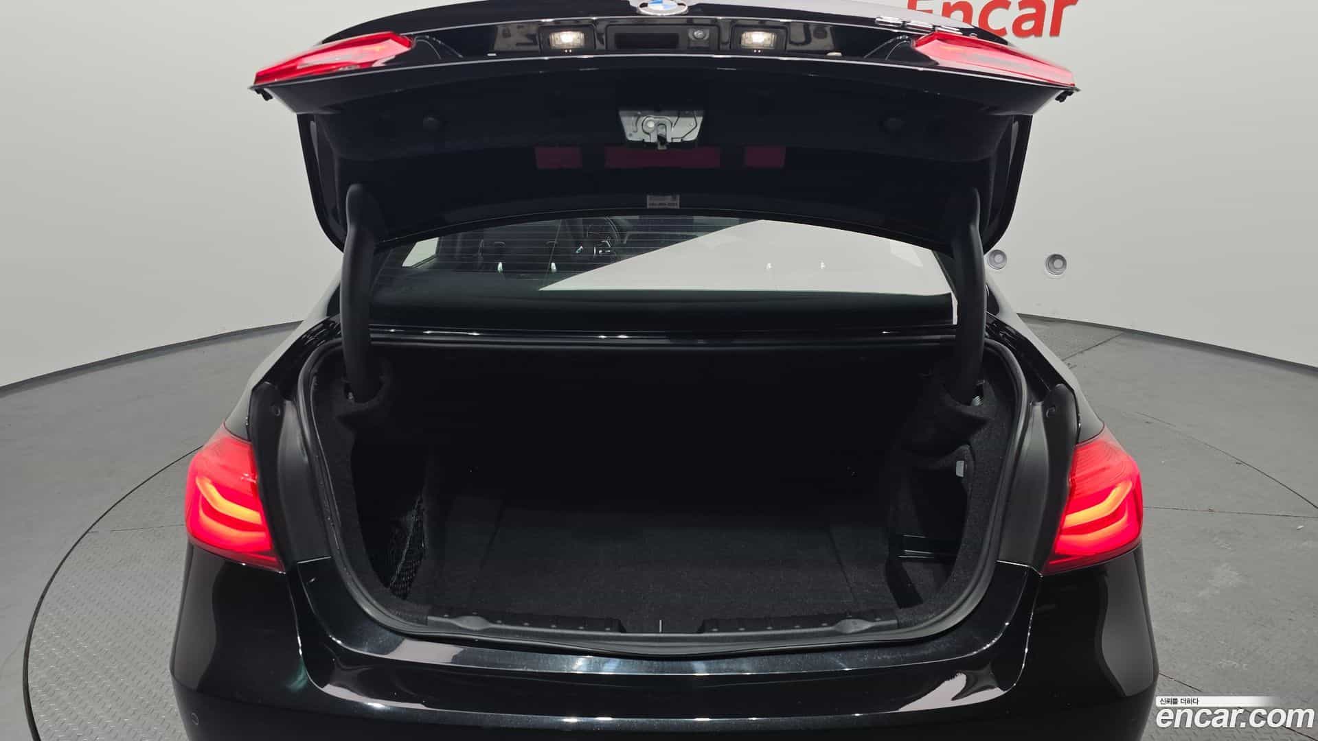 3-Series BMW 2018.3-OPTION-024