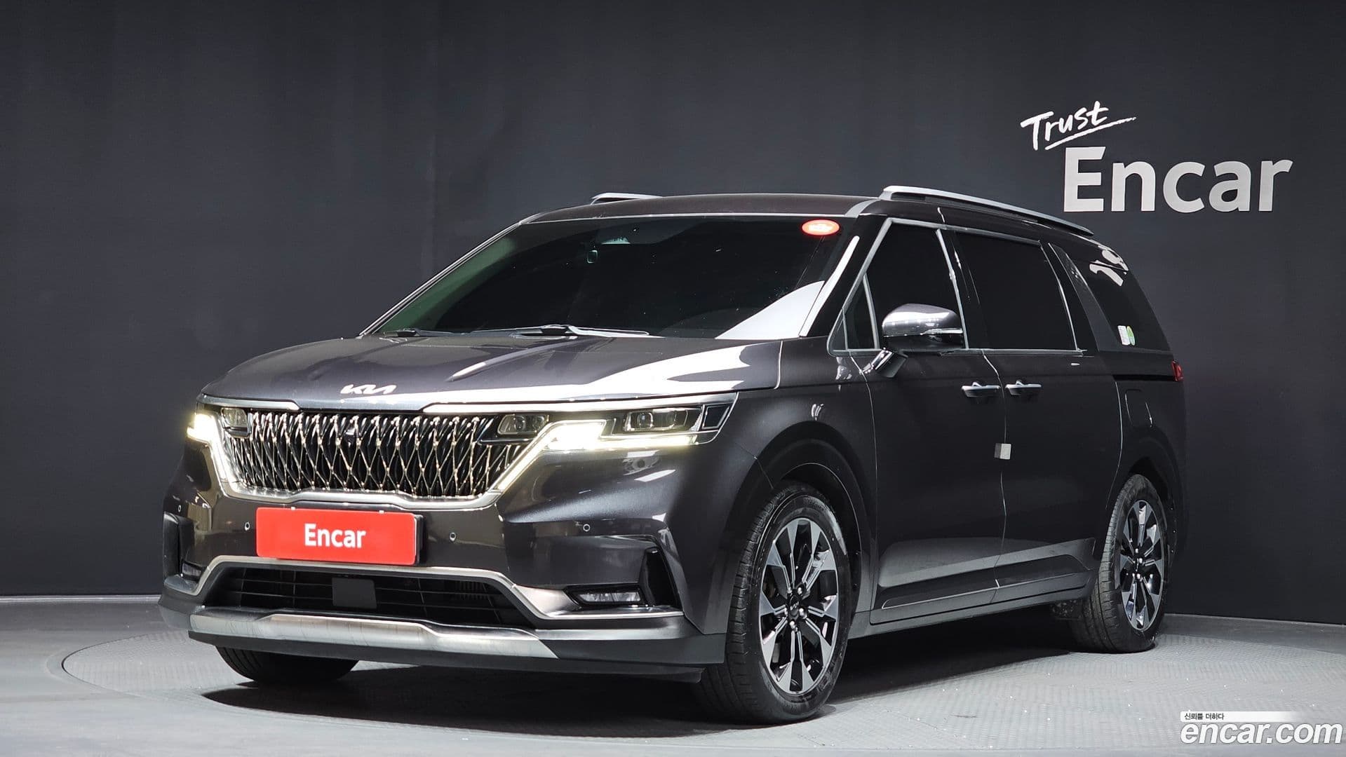 Main__Slider__Photo:Canival Kia 2022.1-0