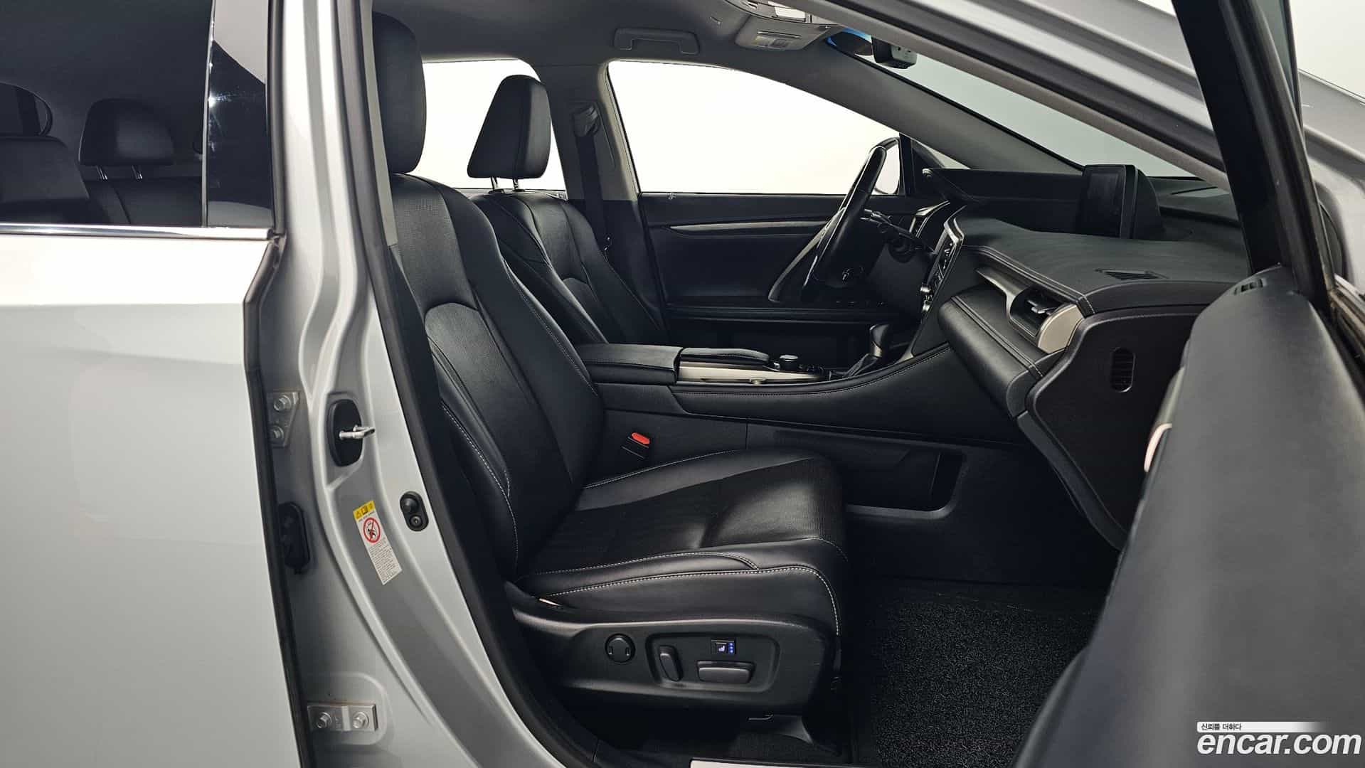 RX Lexus 2018.11-INNER-010