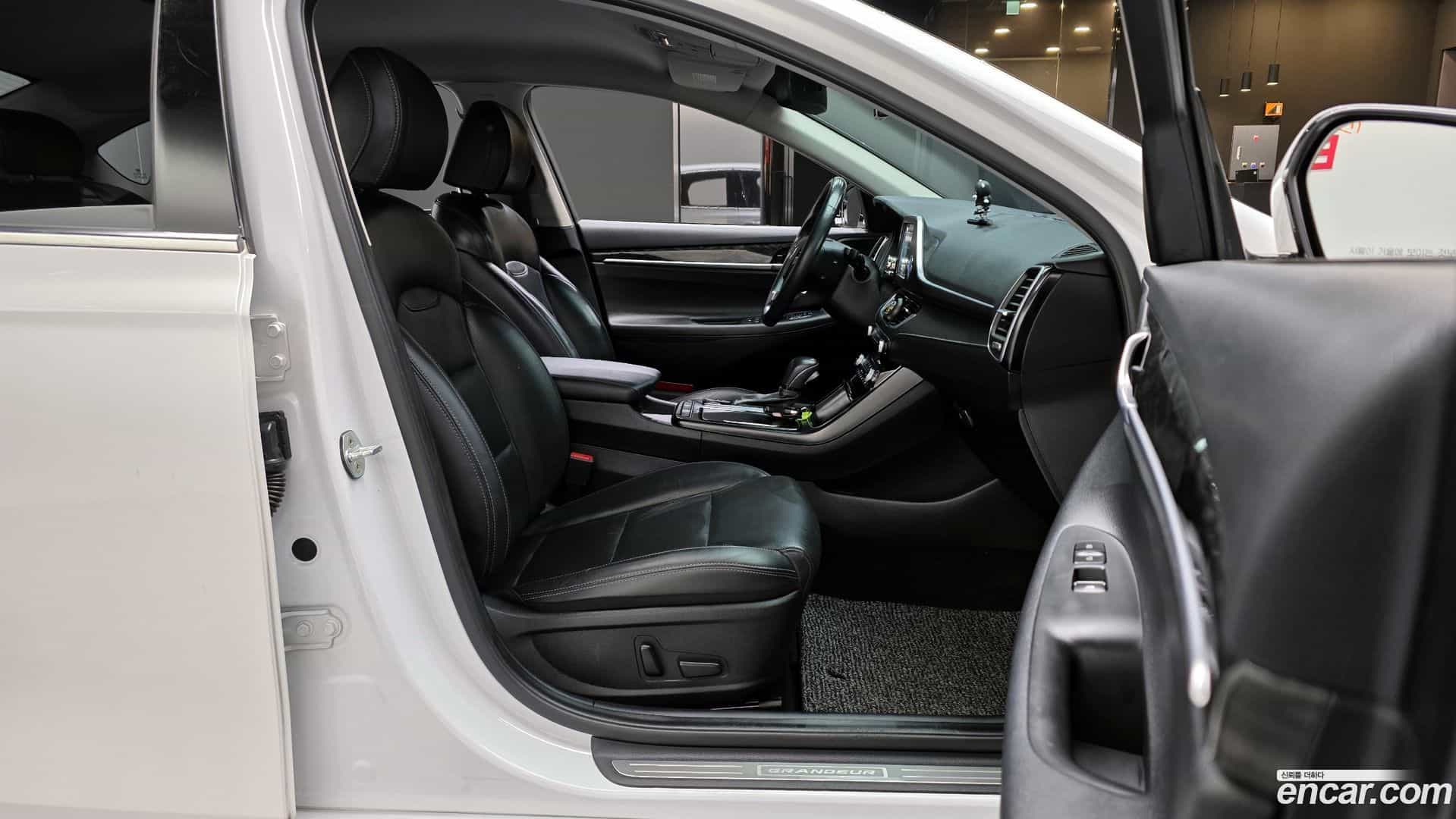 Grandeur Hyundai 2019.6-INNER-010