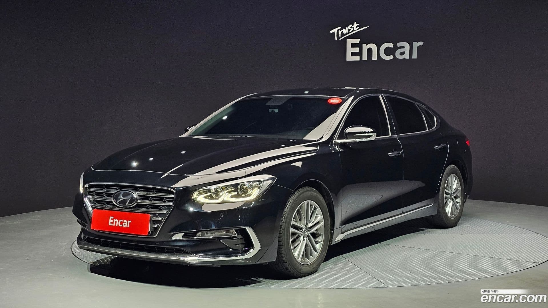 Main__Slider__Photo:Grandeur Hyundai 2019.1-0