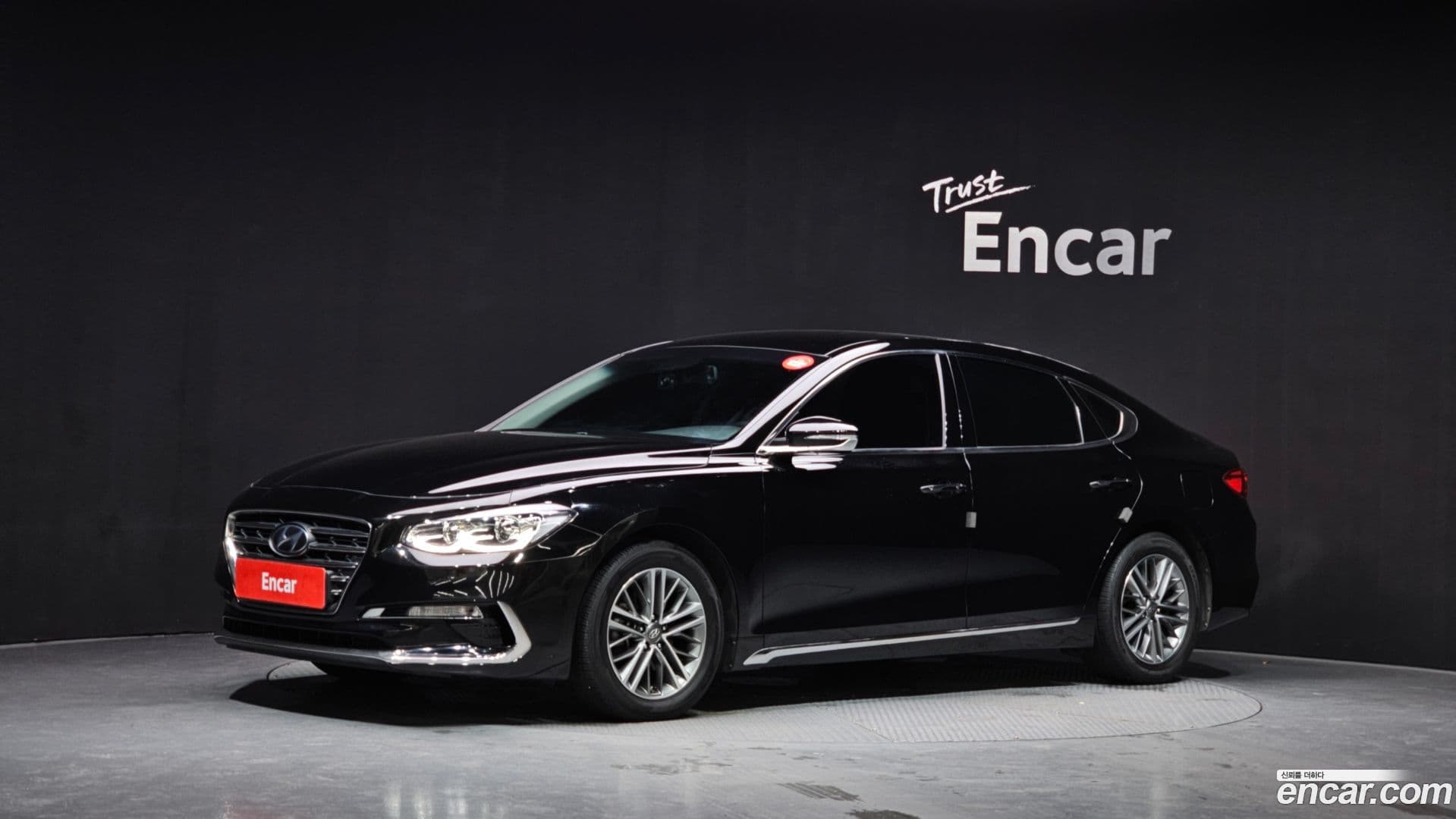 Main__Slider__Photo:Grandeur Hyundai 2019.5-0