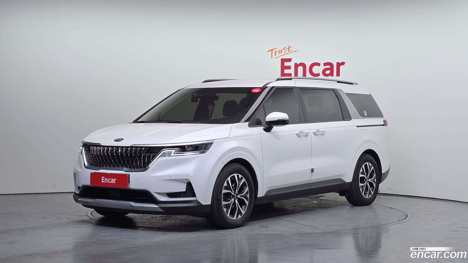Main__Slider__Photo:Canival Kia 2020.8-0