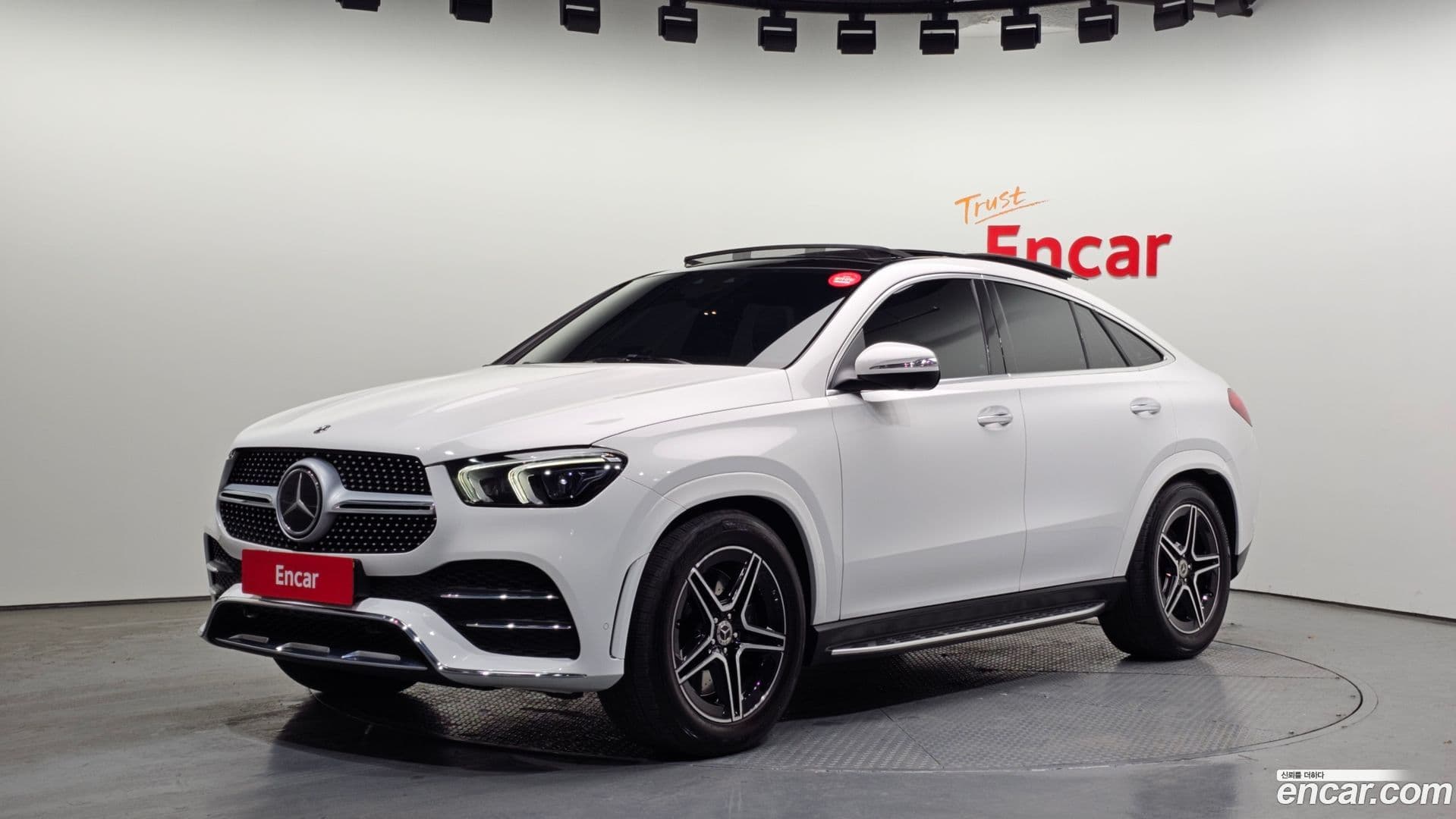 Main__Slider__Photo:GLE-Class Mercedes-Benz 2021.1-0