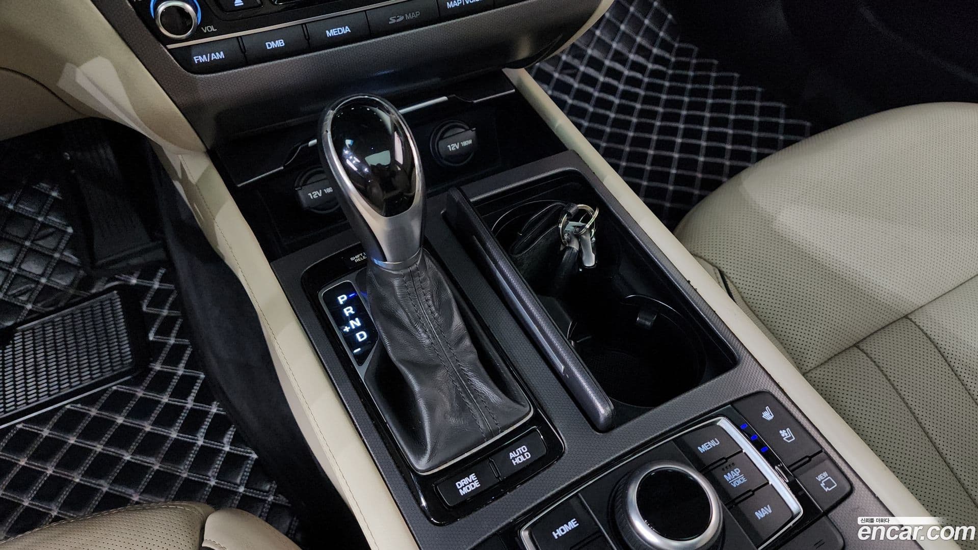 Main__Slider__Photo:Genesis Hyundai 2016.3-8