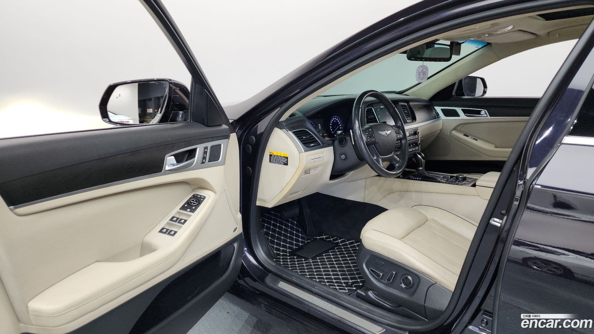Main__Slider__Photo:Genesis Hyundai 2016.3-9