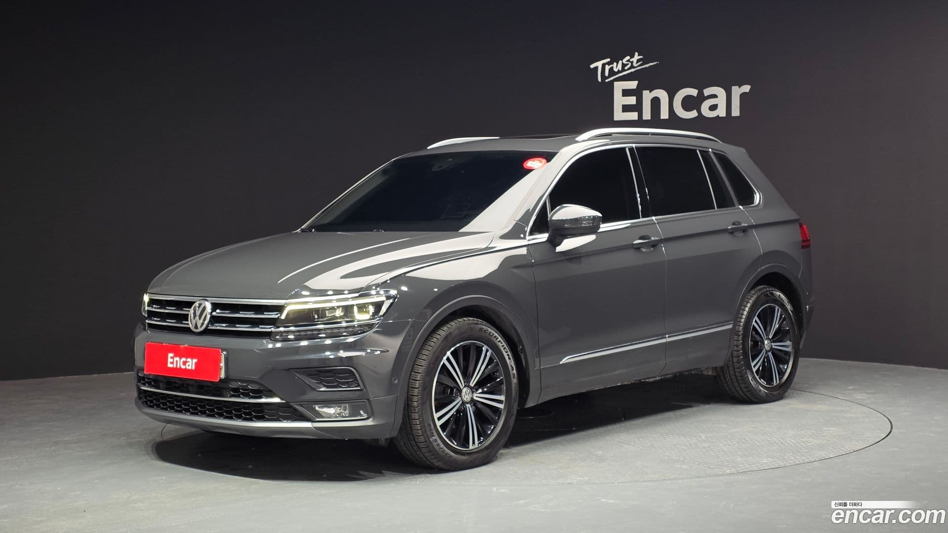 Main__Slider__Photo:Tiguan Volkswagen 2018.5-0