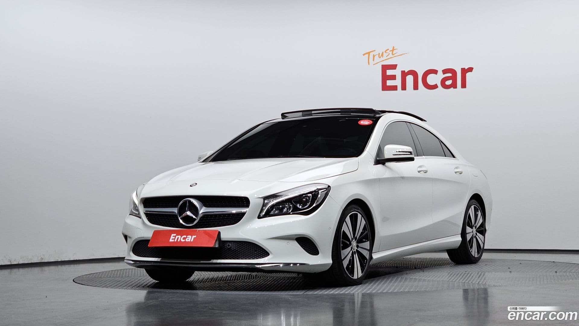 Main__Slider__Photo:CLA-Class Mercedes-Benz 2017.4-0