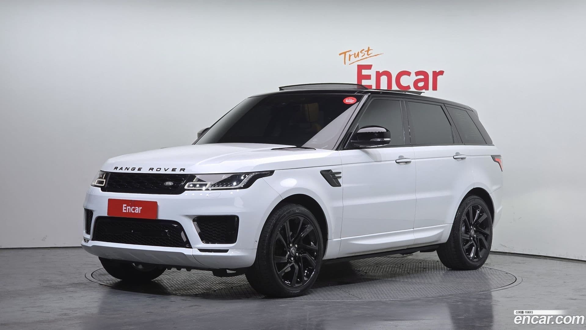 Main__Slider__Photo:Range Rover Sport Land Rover 2019.1-0