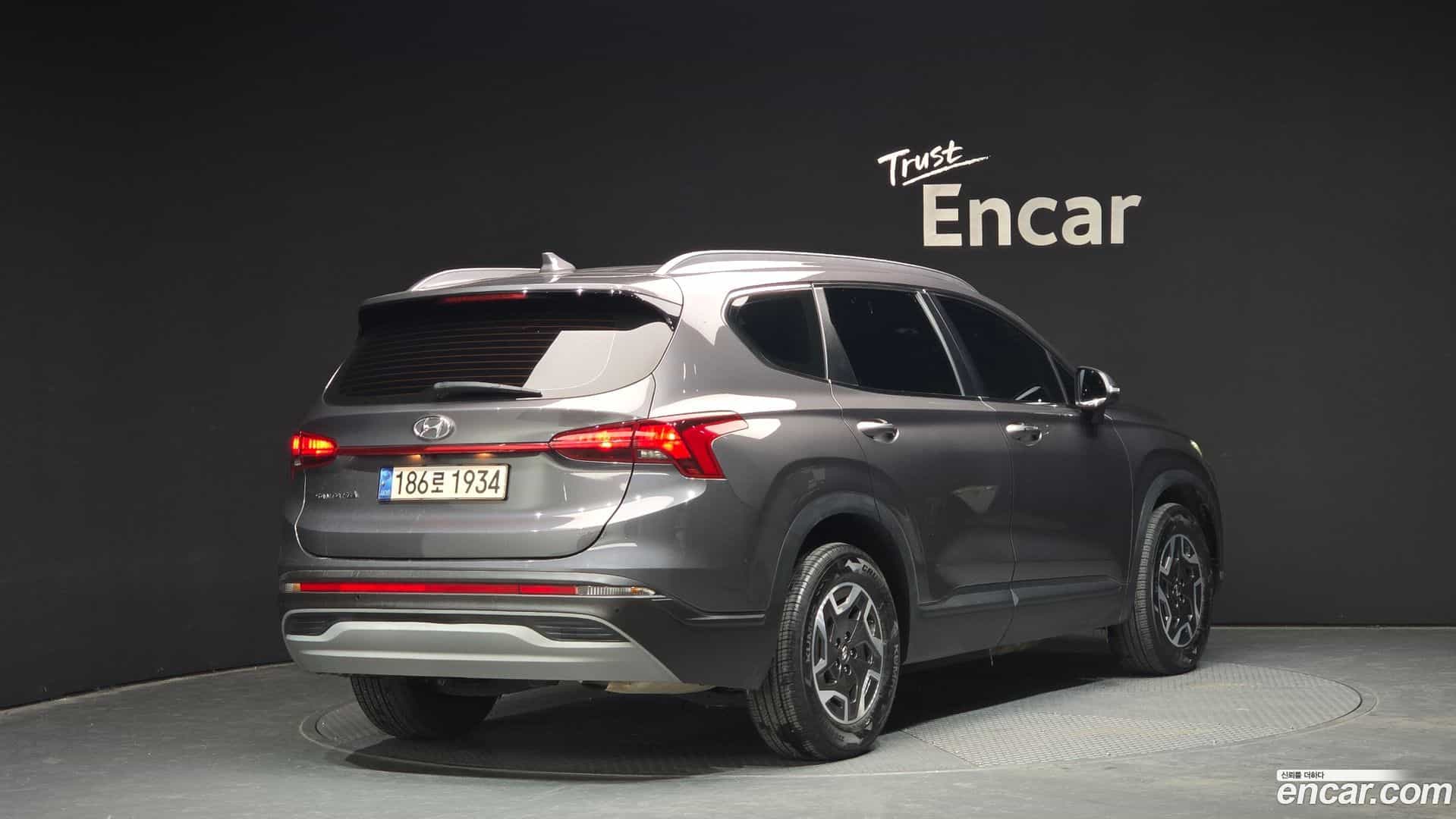 Santafe Hyundai 2022.2-OUTER-002