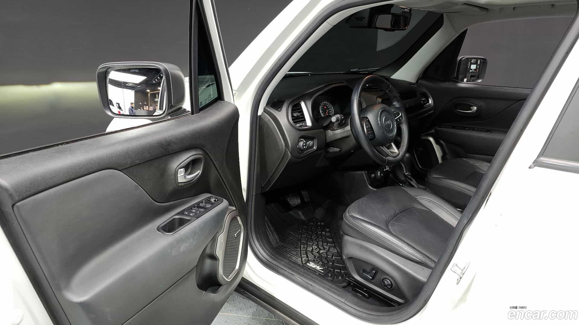 Renegade Jeep 2021.4-INNER-010