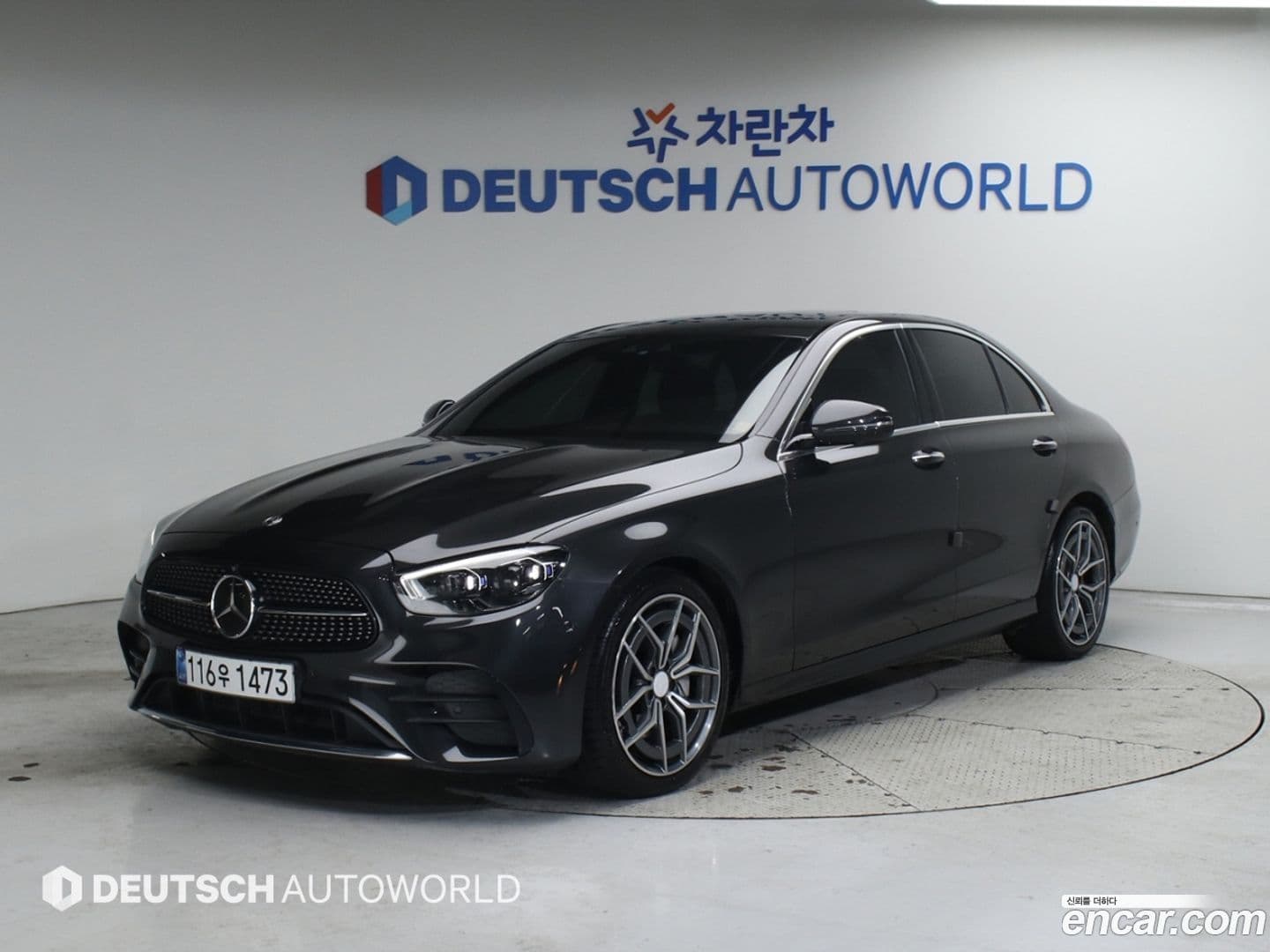 Main__Slider__Photo:E-Class Mercedes-Benz 2020.10-0