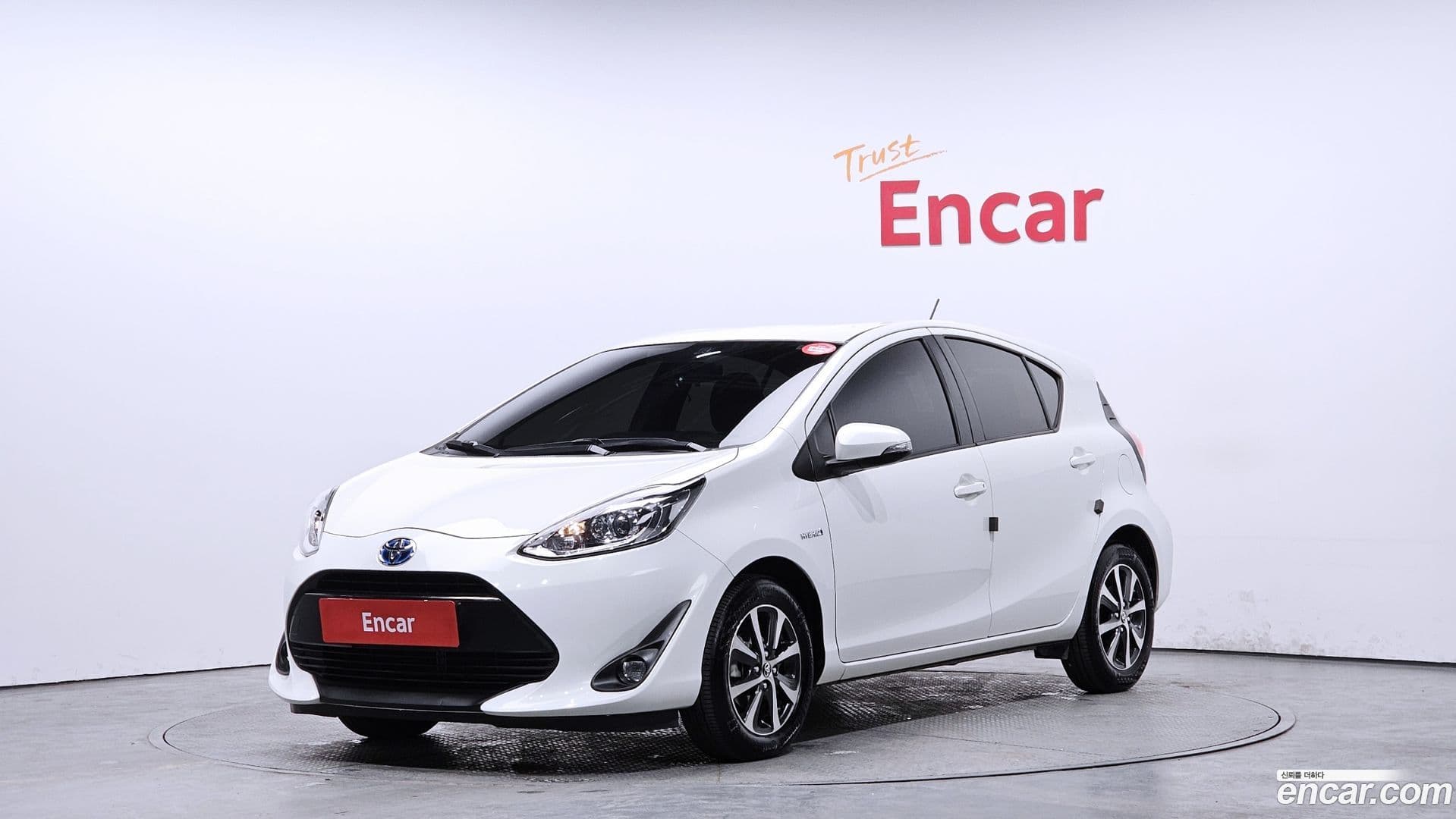 Main__Slider__Photo:Prius Toyota 2018.4-0