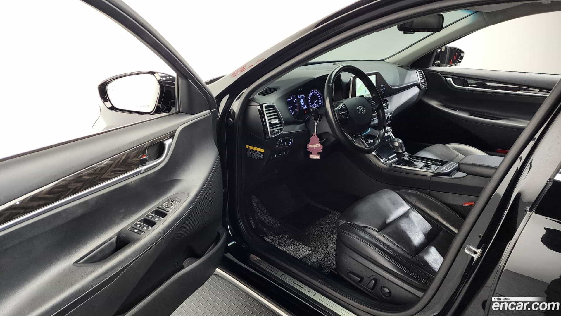 Grandeur Hyundai 2019.11-INNER-010
