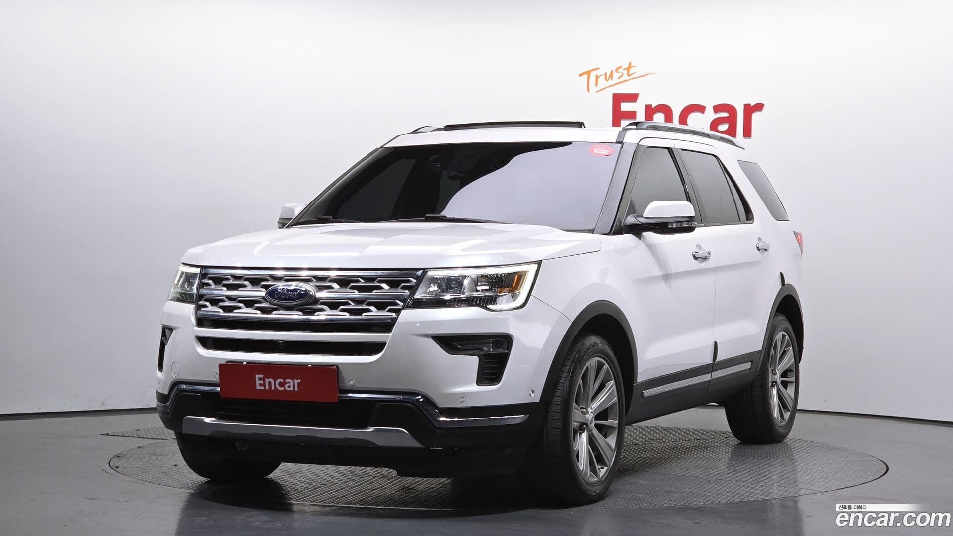 Main__Slider__Photo:Explorer Ford 2018.1-0