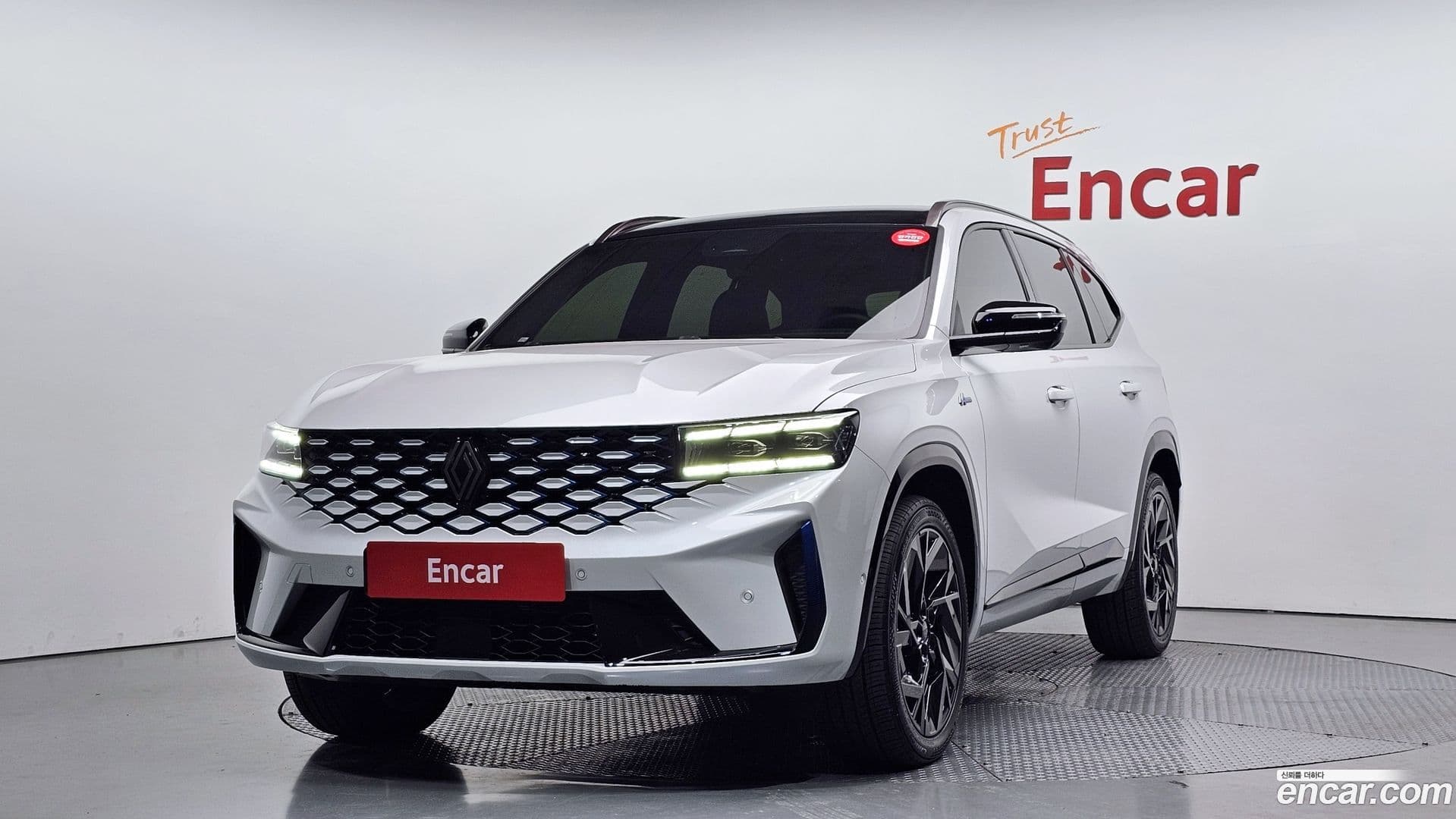 Main__Slider__Photo:Grand Koleos Renault Korea 2024.8-0