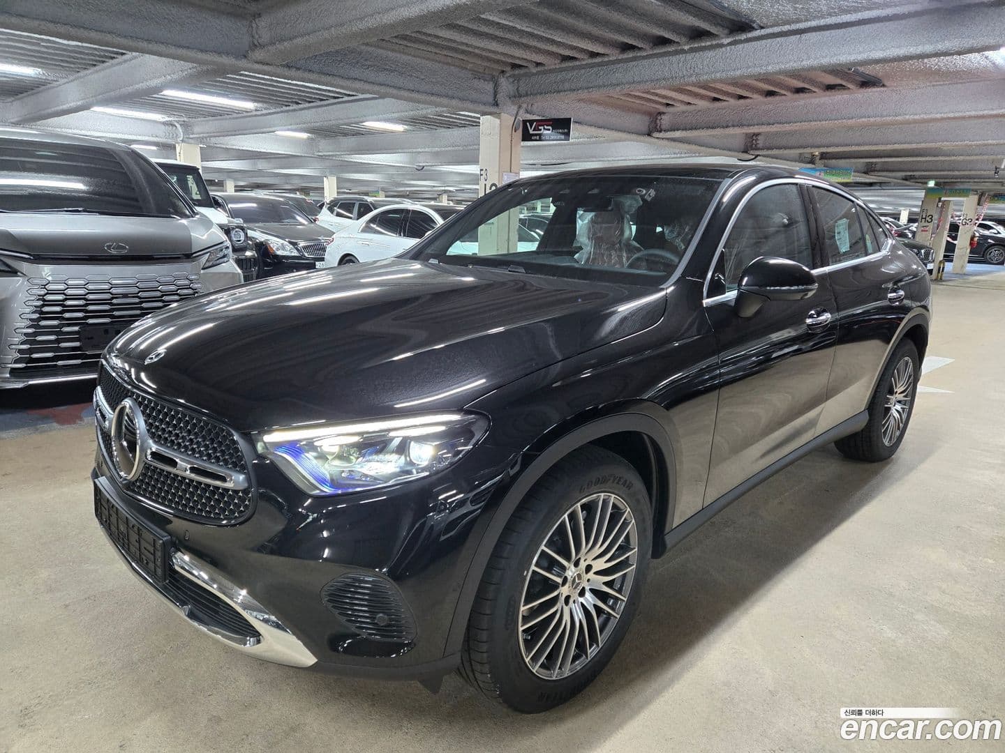 Main__Slider__Photo:GLC-Class Mercedes-Benz 2026.0-0