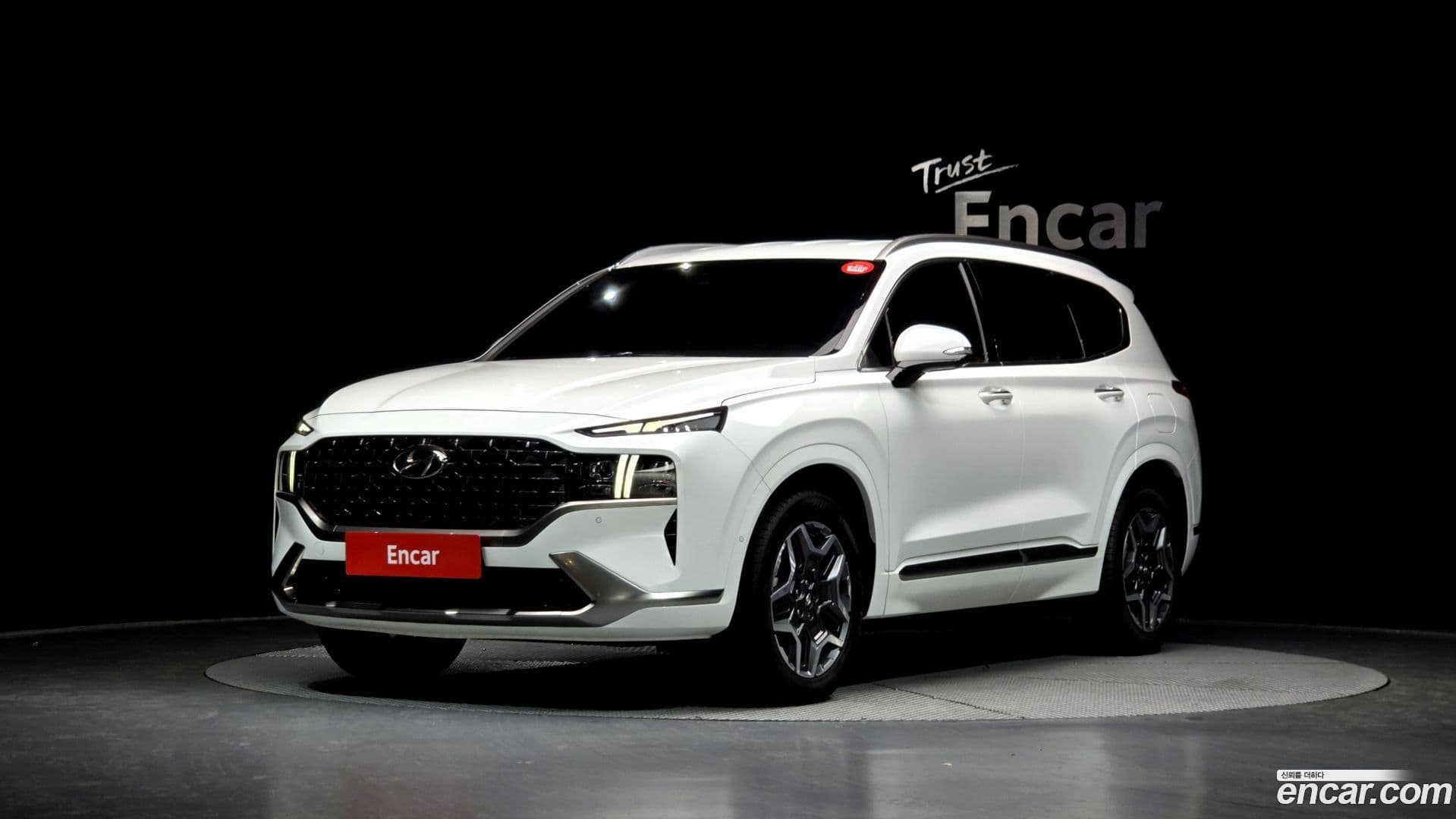 Main__Slider__Photo:Santafe Hyundai 2023.0-0