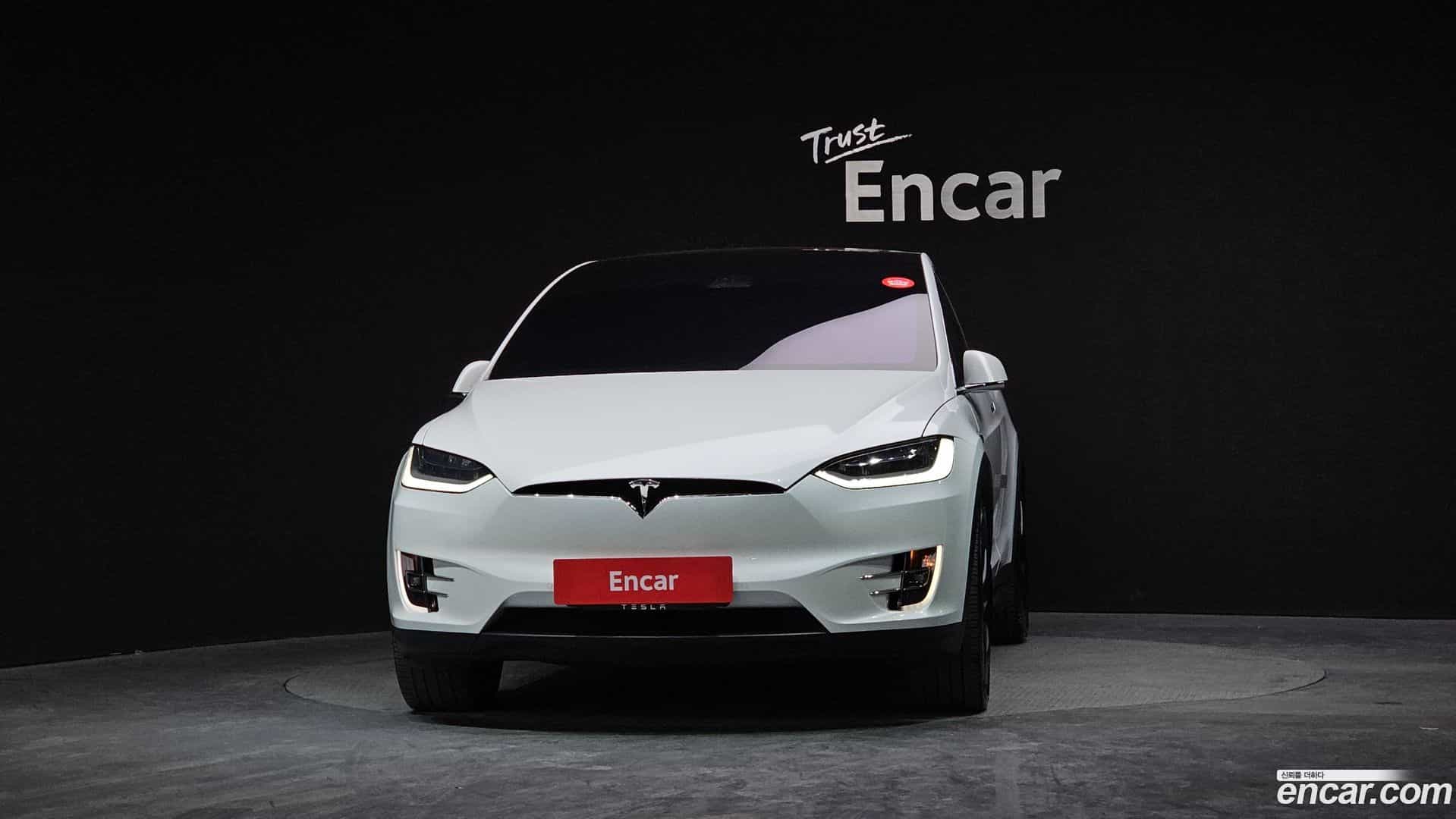 Model X Tesla 2020.8-OUTER-003