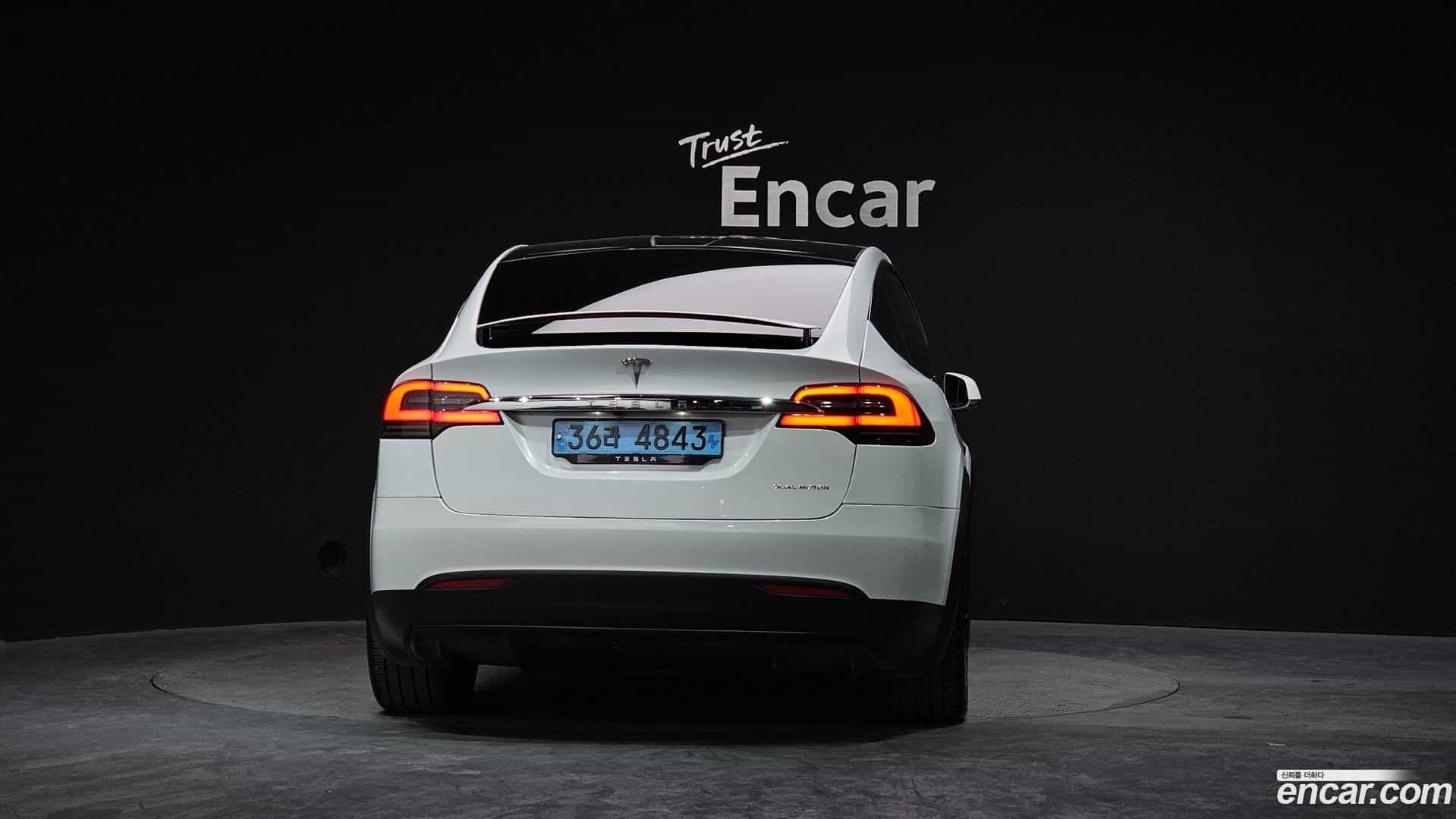 Model X Tesla 2020.8-OUTER-004