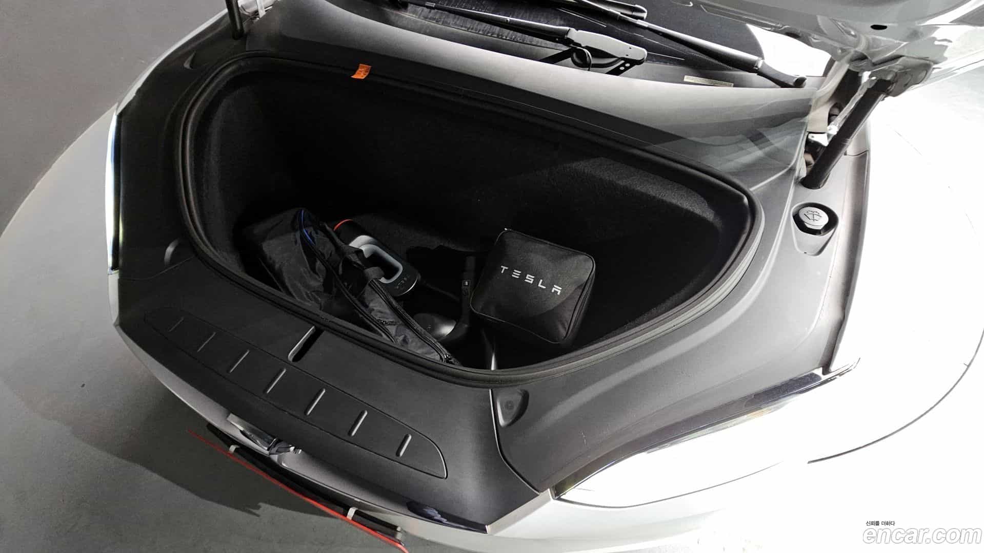 Model X Tesla 2020.8-INNER-006