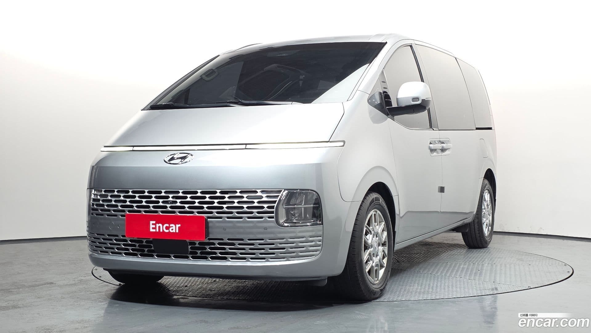 Main__Slider__Photo:Staria Hyundai 2021.6-0